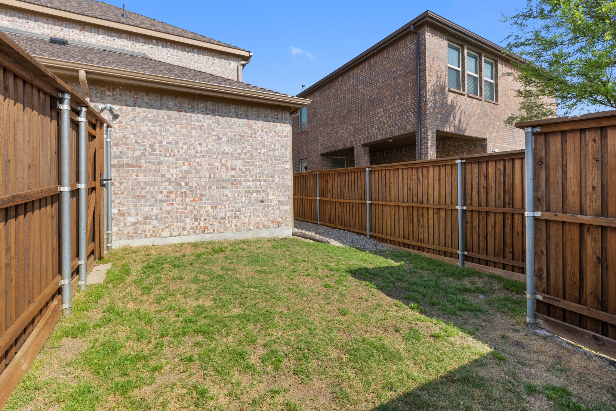2265 Miramar Drive