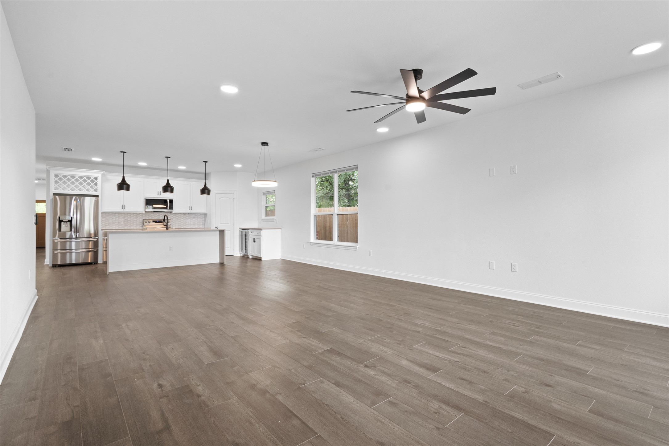 207 W Wilson Avenue
