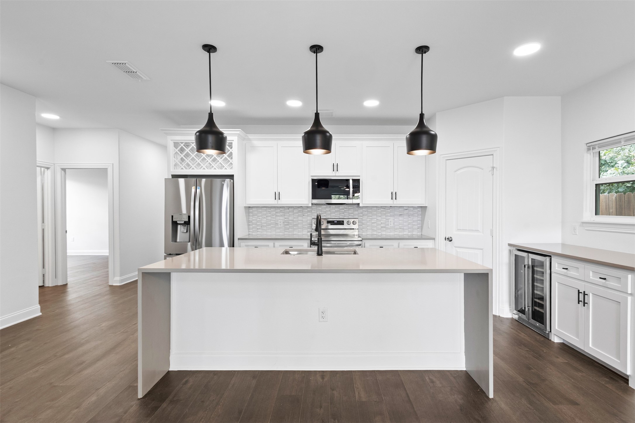 207 W Wilson Avenue