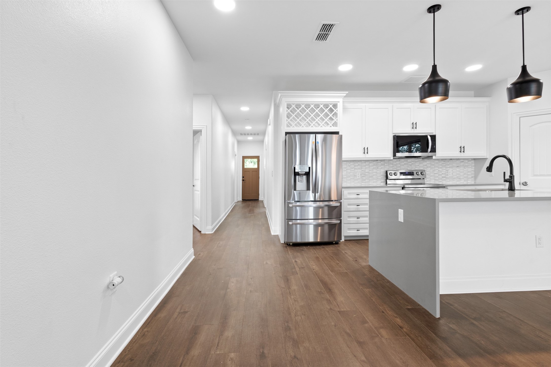 207 W Wilson Avenue