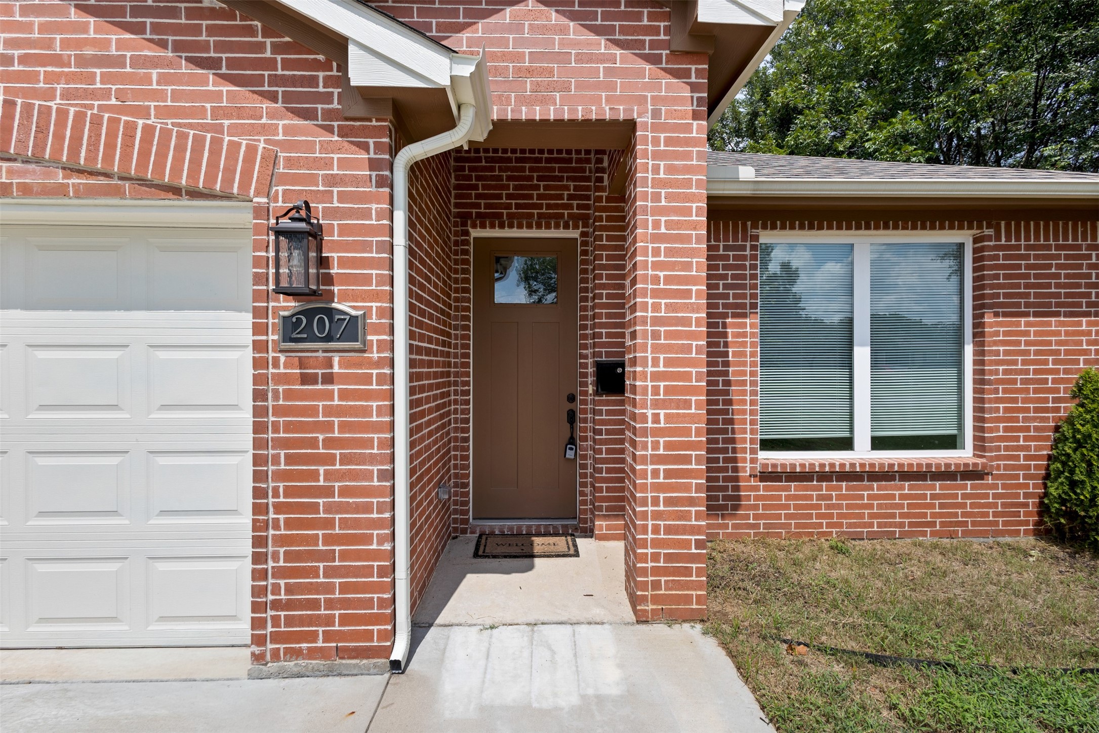 207 W Wilson Avenue