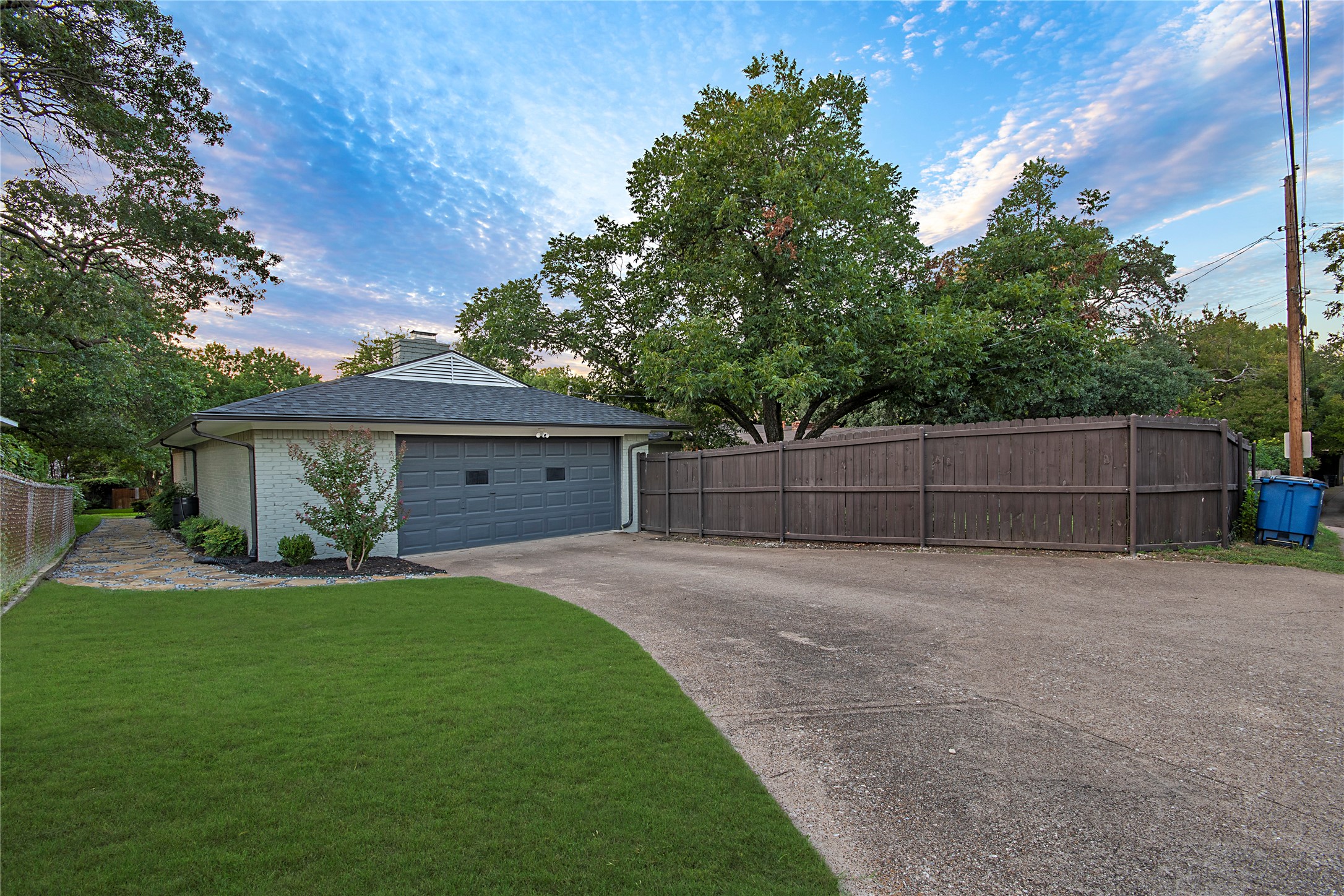 8832 Sweetwater Drive