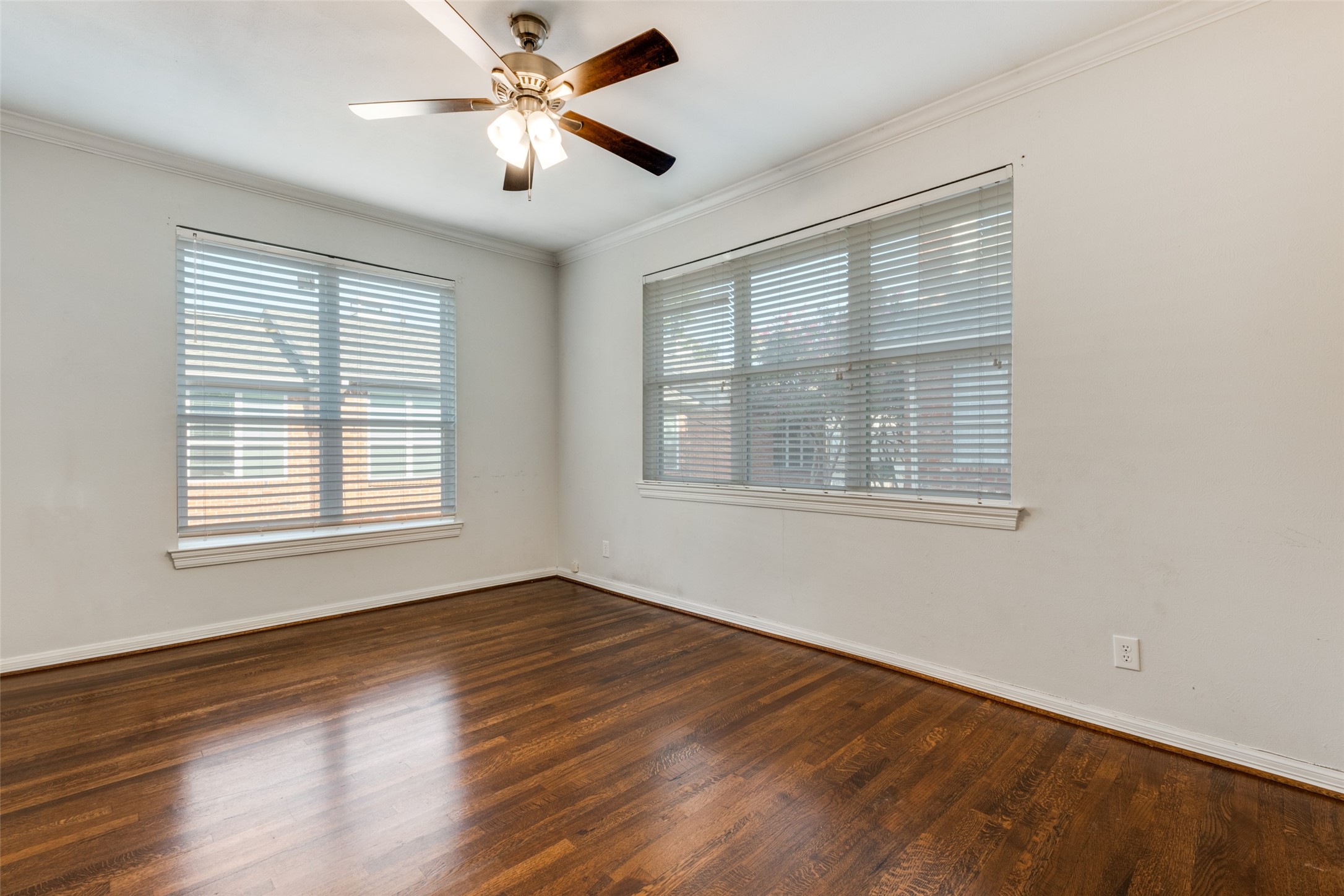 3400 Normandy J