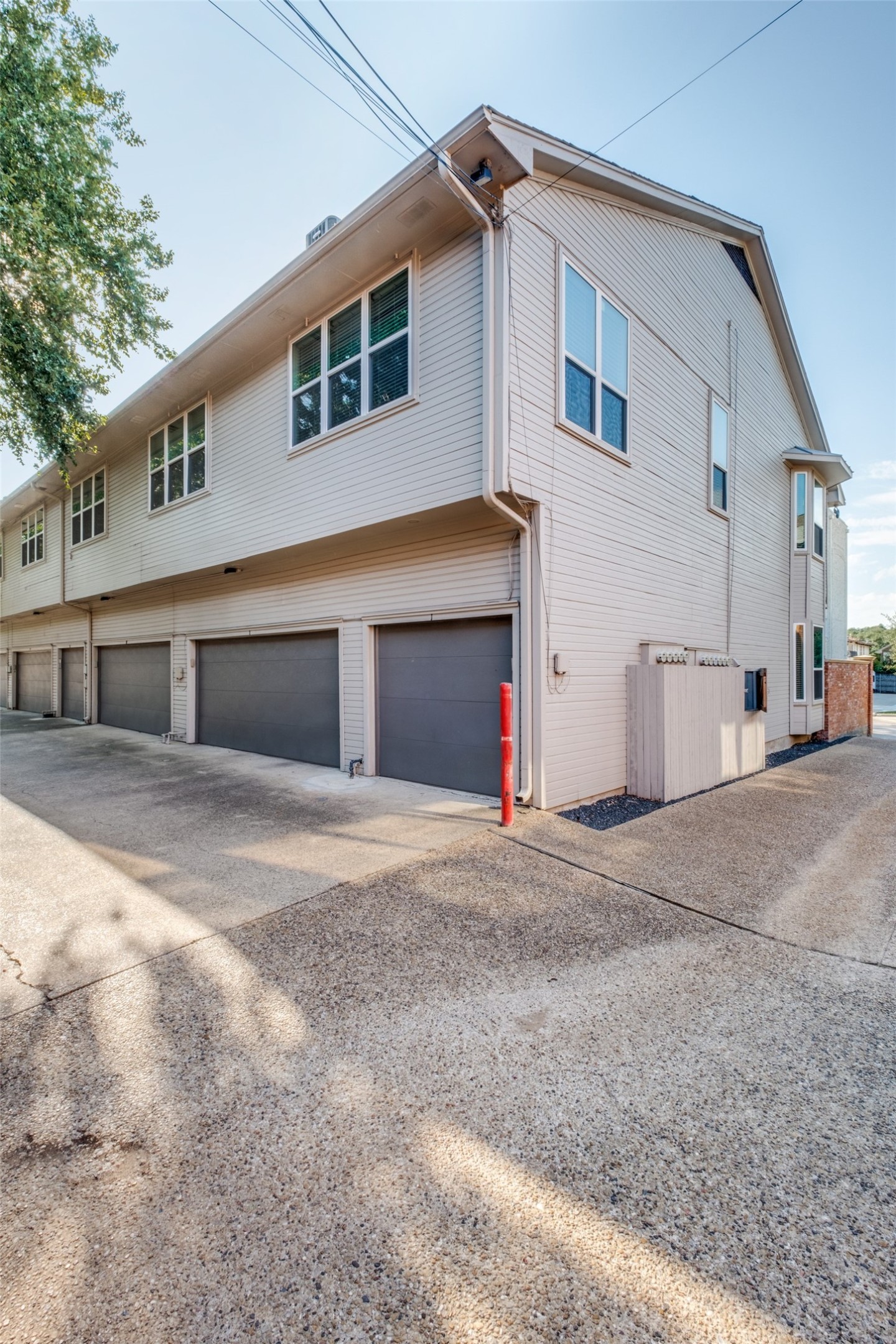 3400 Normandy J