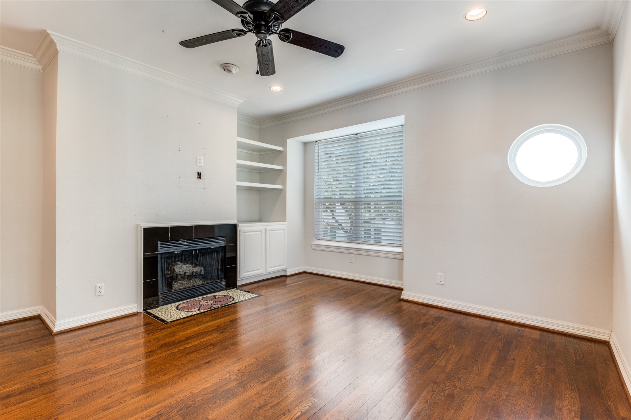 3400 Normandy J