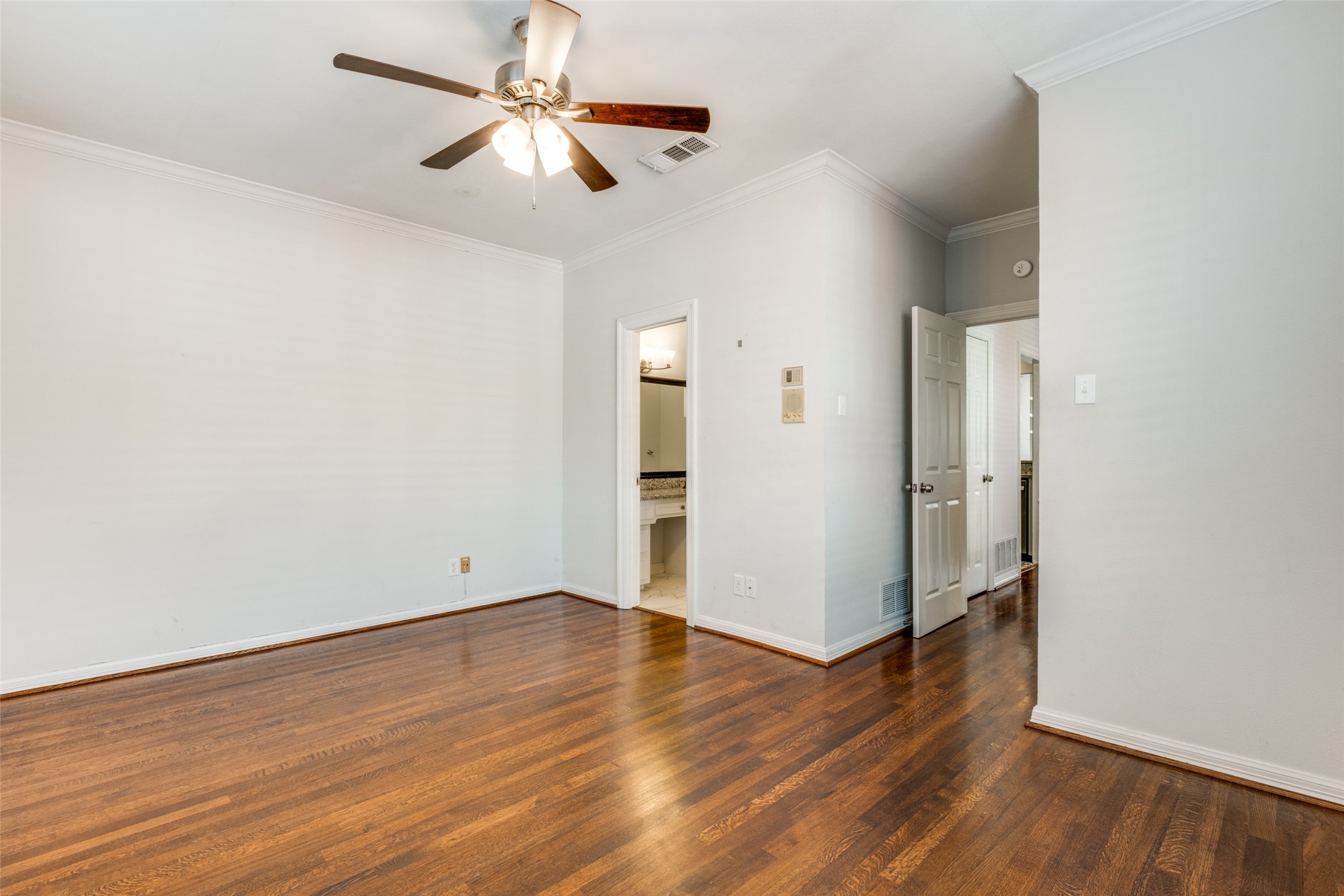 3400 Normandy J
