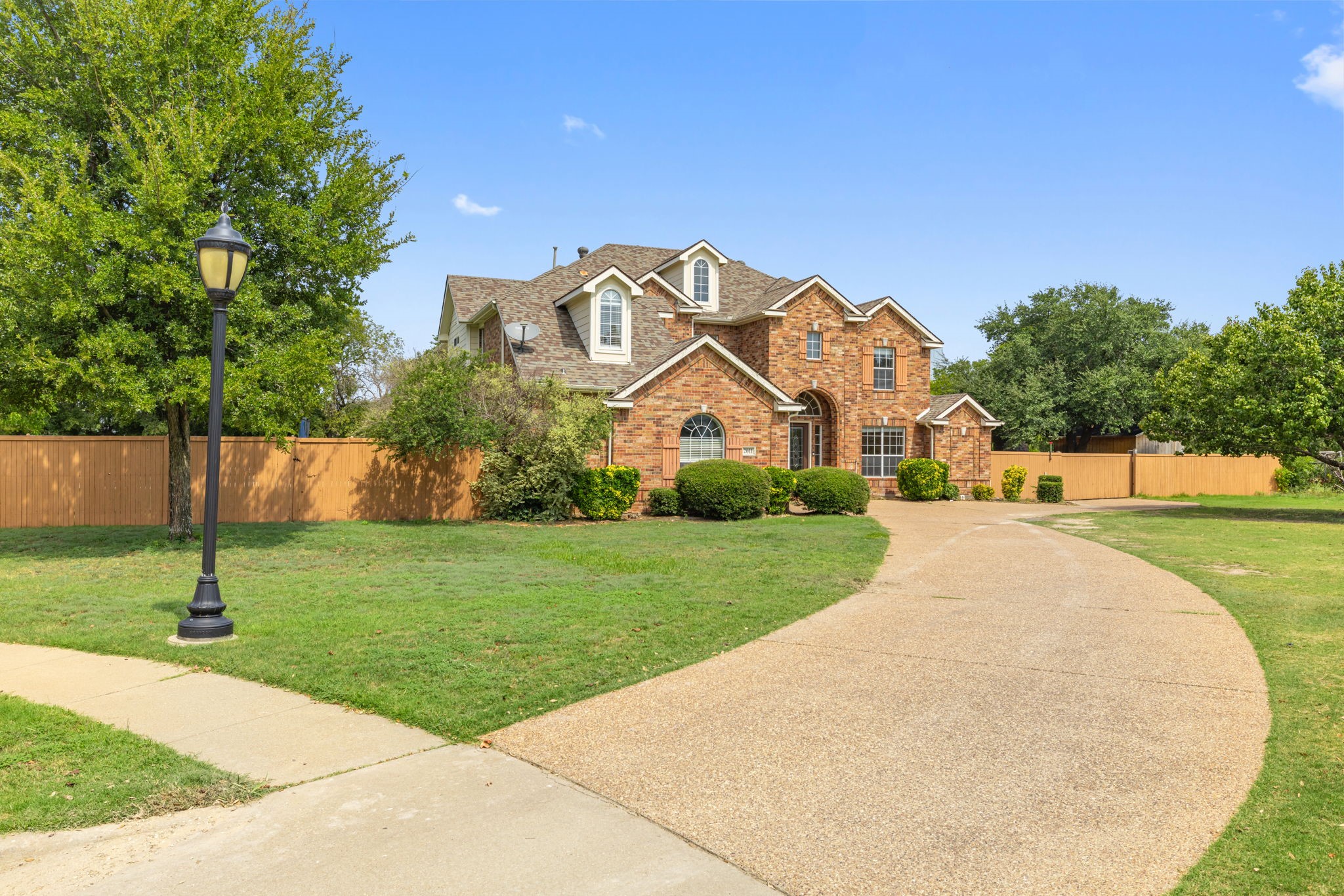 2011 Teasbend Lane