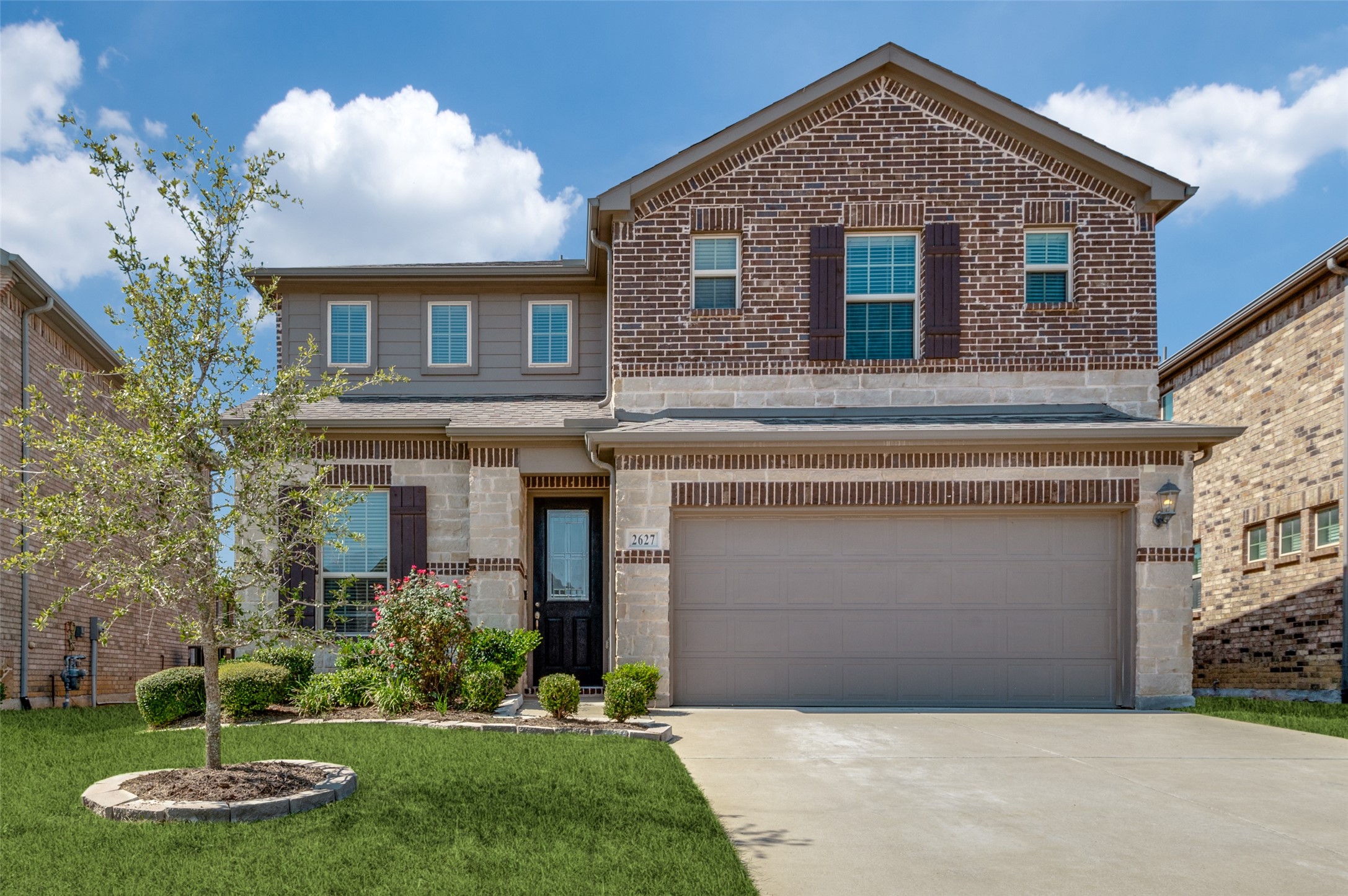 2627 Amistad Drive