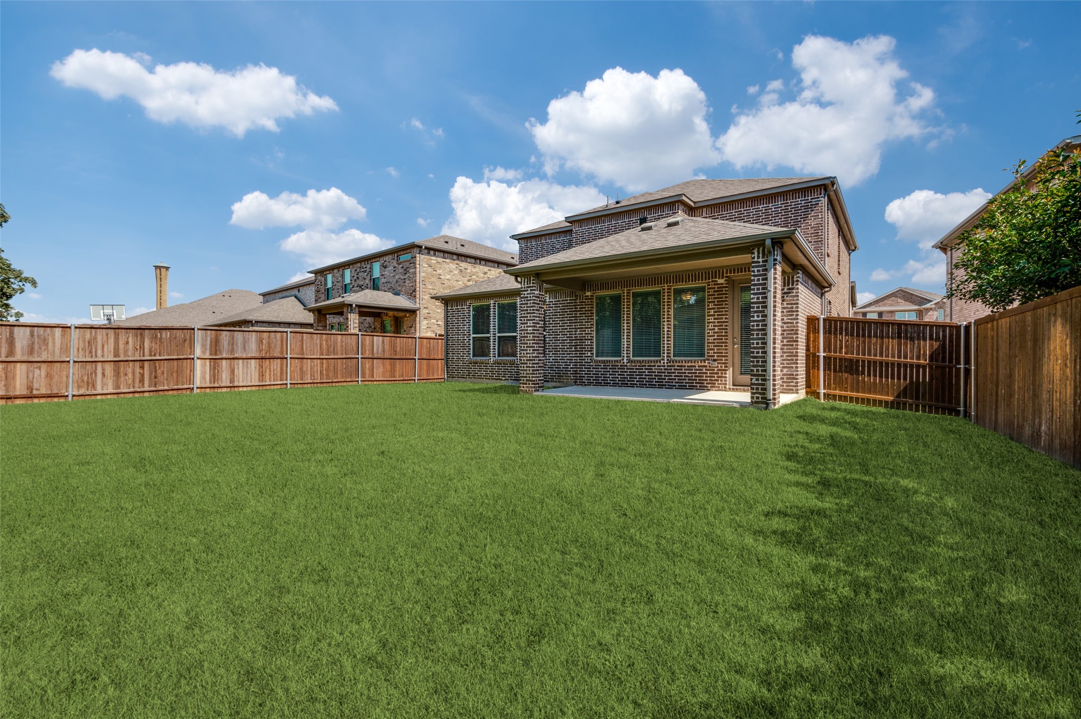2627 Amistad Drive