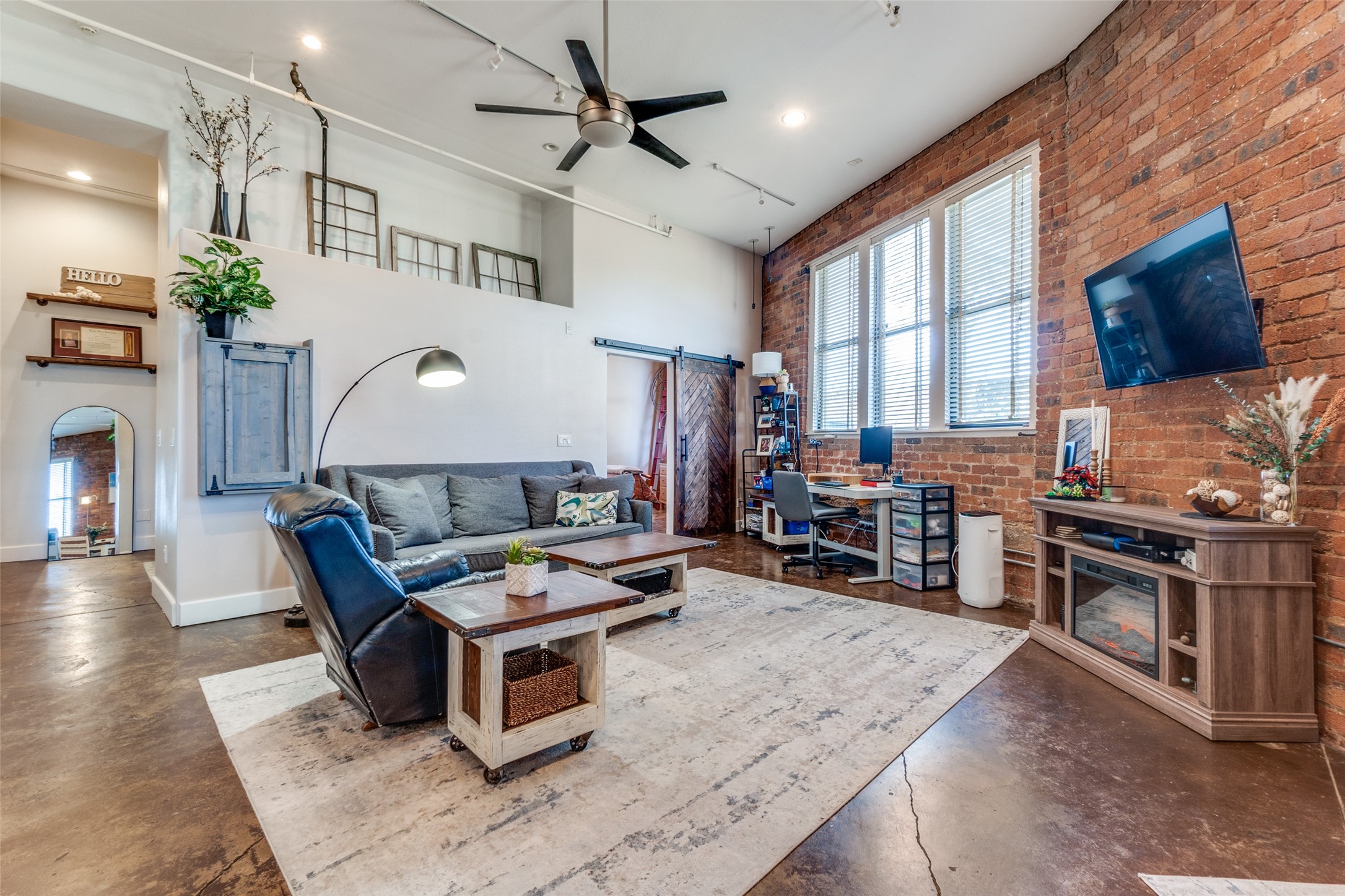 2220 S Harwood Street 106