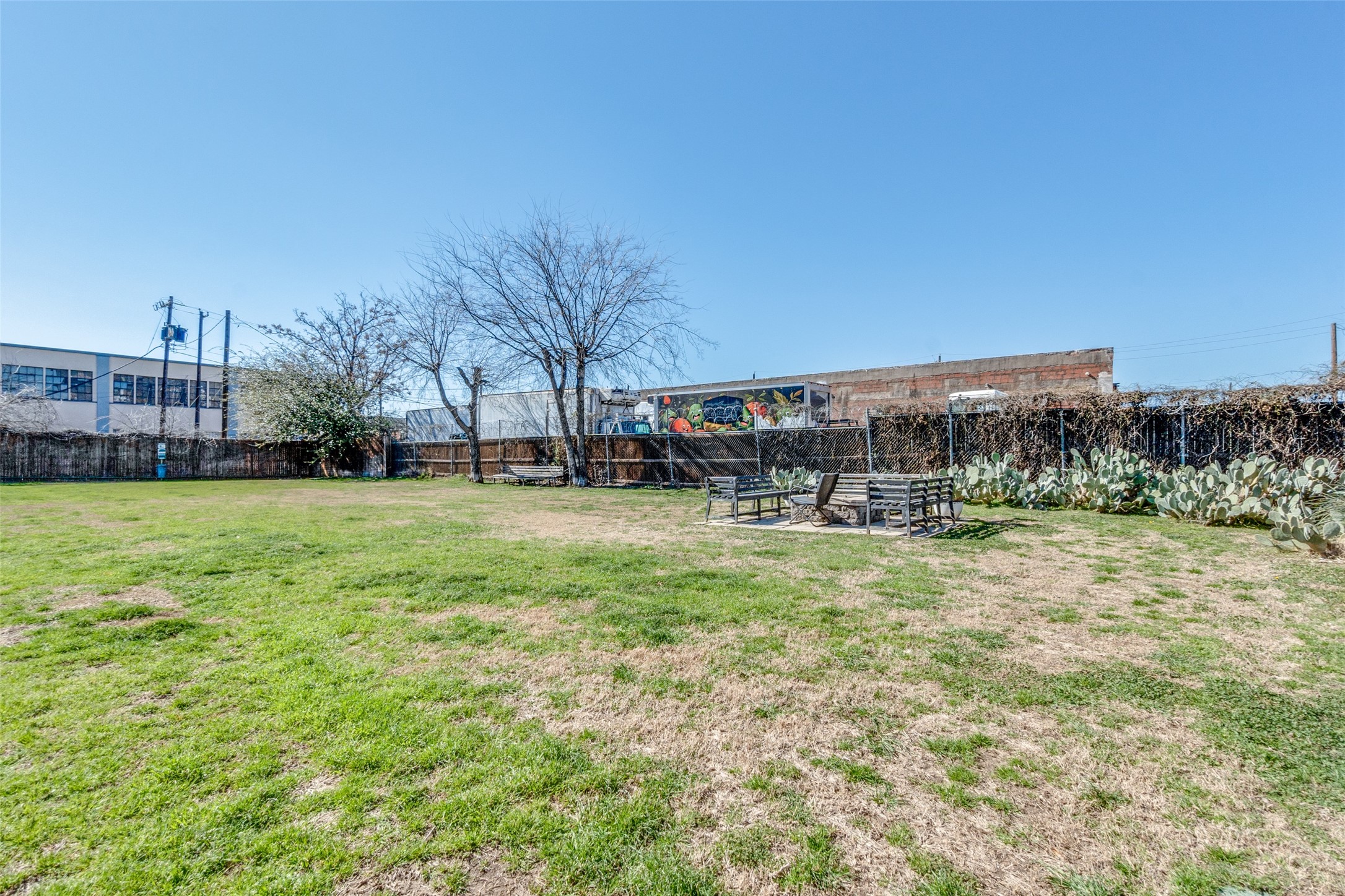 2220 S Harwood Street 106
