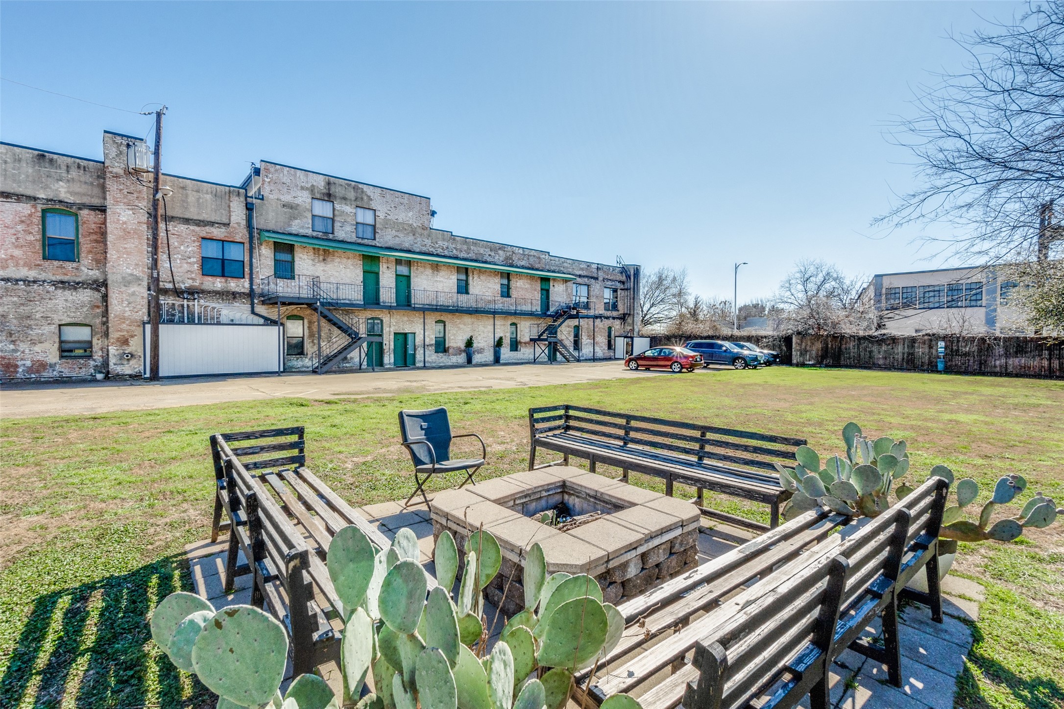 2220 S Harwood Street 106