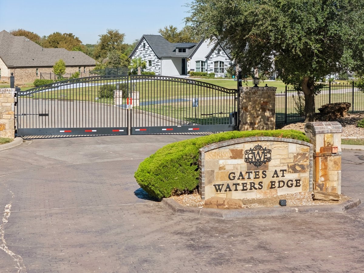 1011 Braewood Court