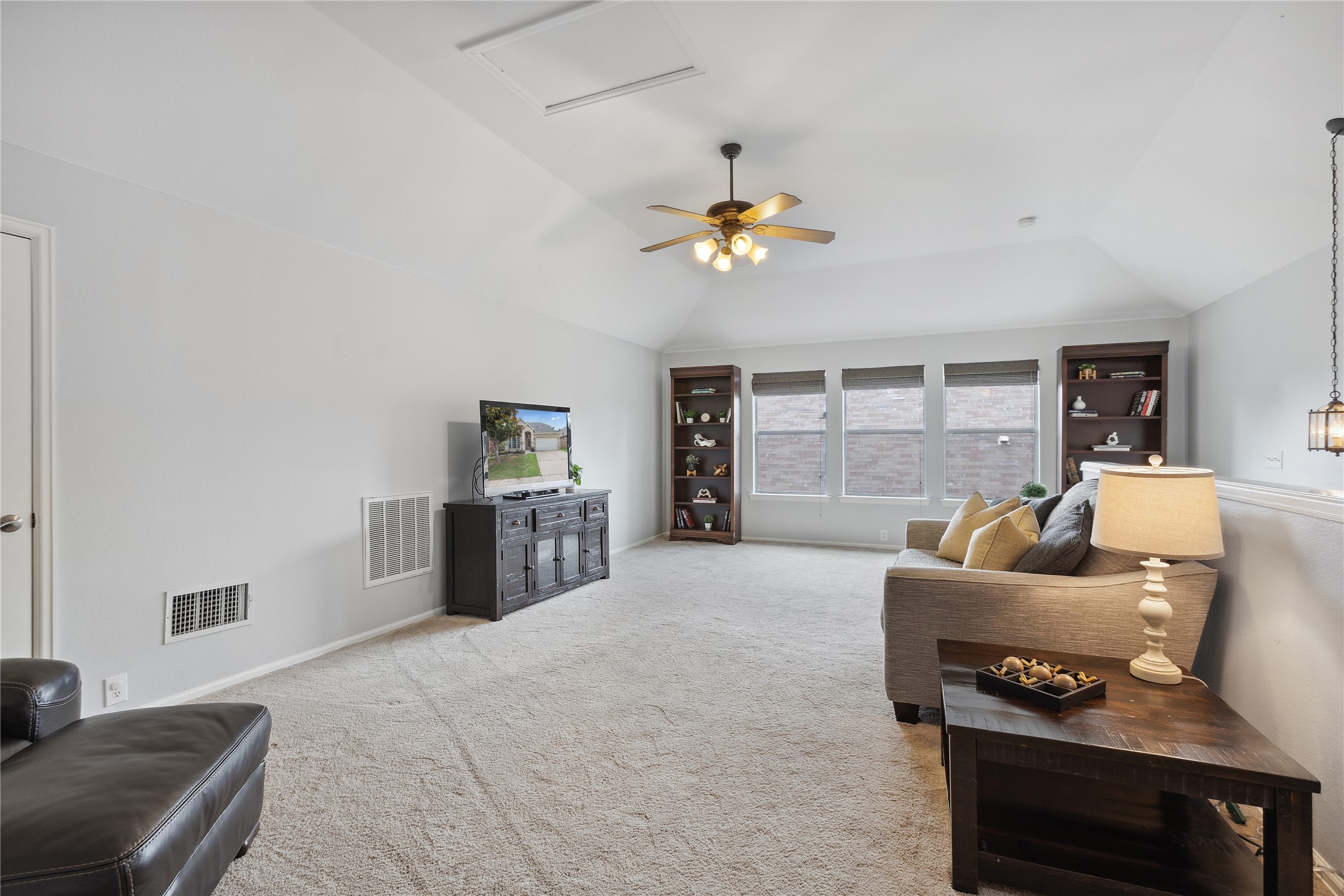 2800 Cedar Ridge Lane