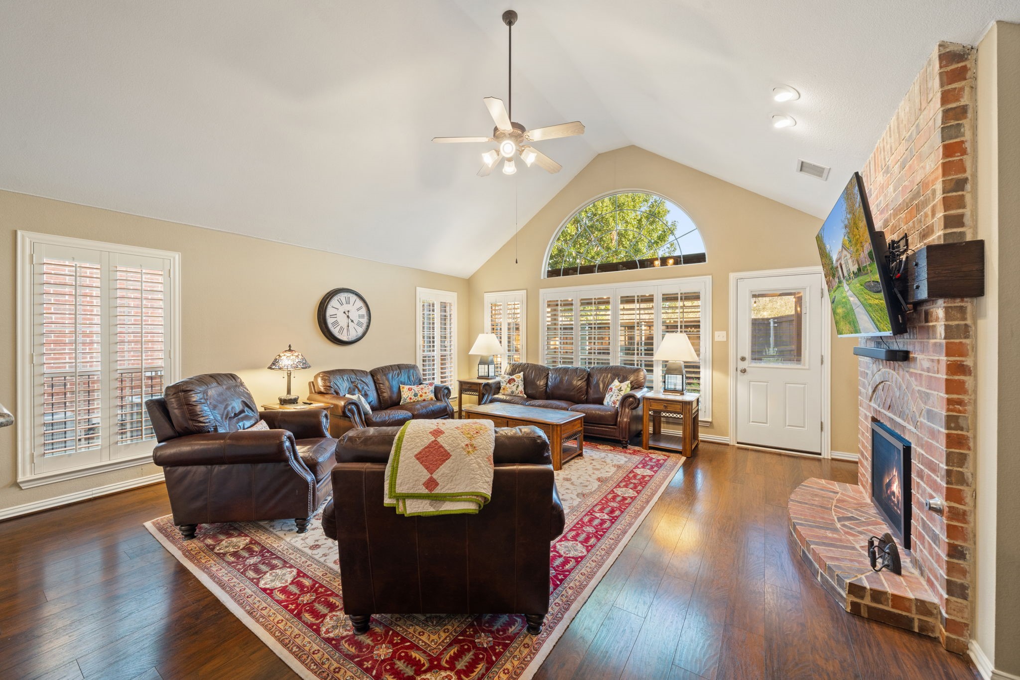 14881 Holly Leaf Drive