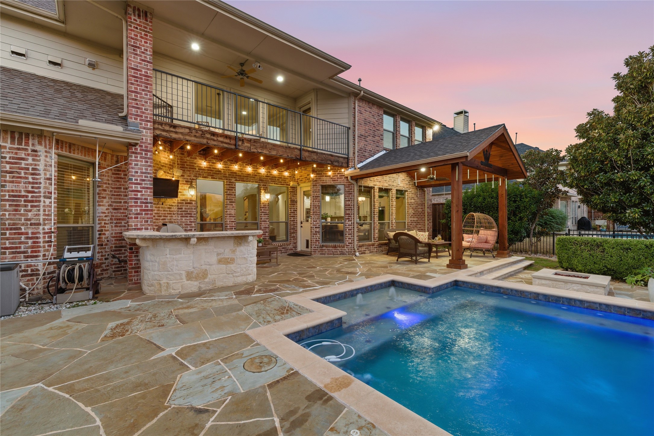 5594 Beacon Hill Drive