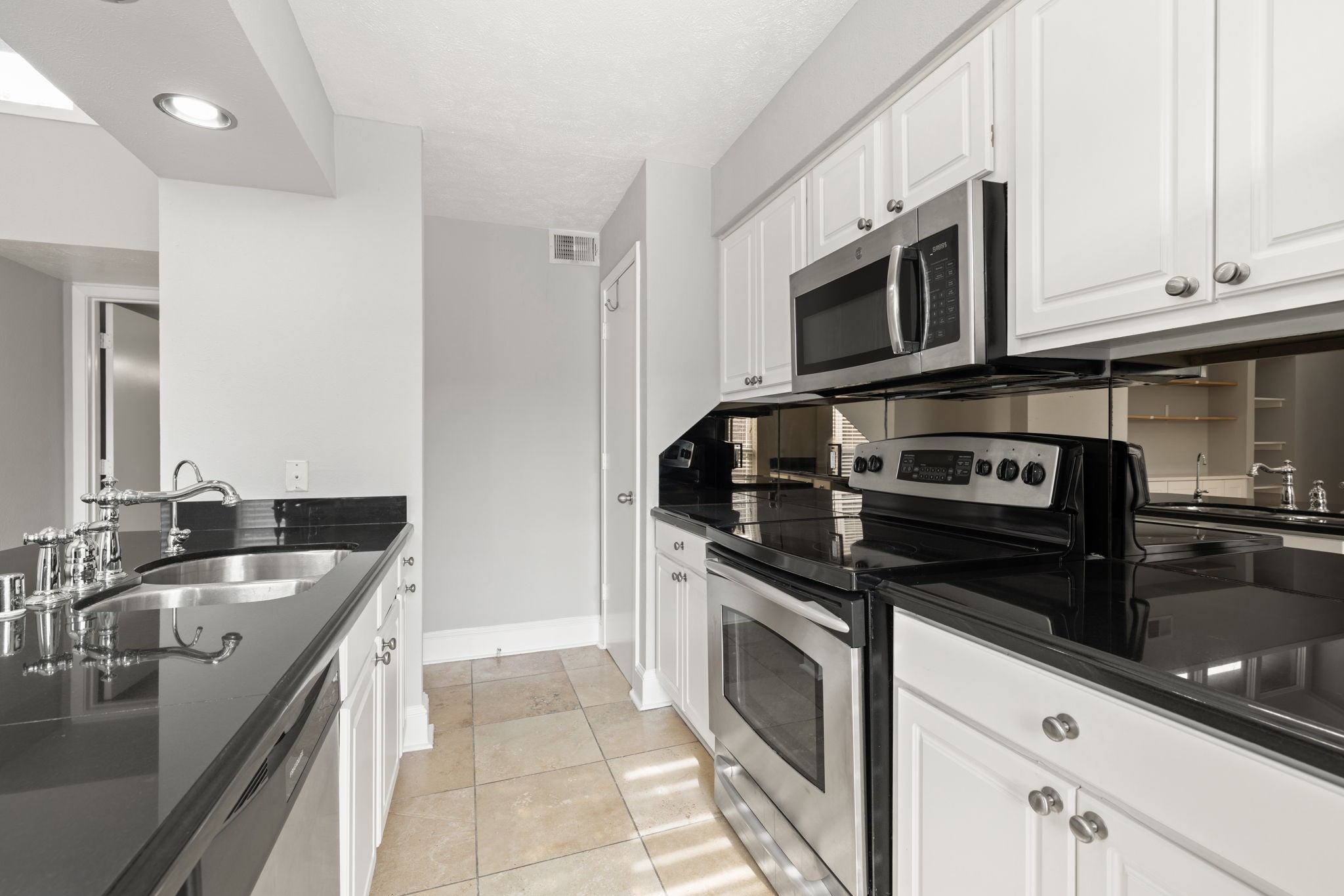 5928 Sandhurst Lane 227