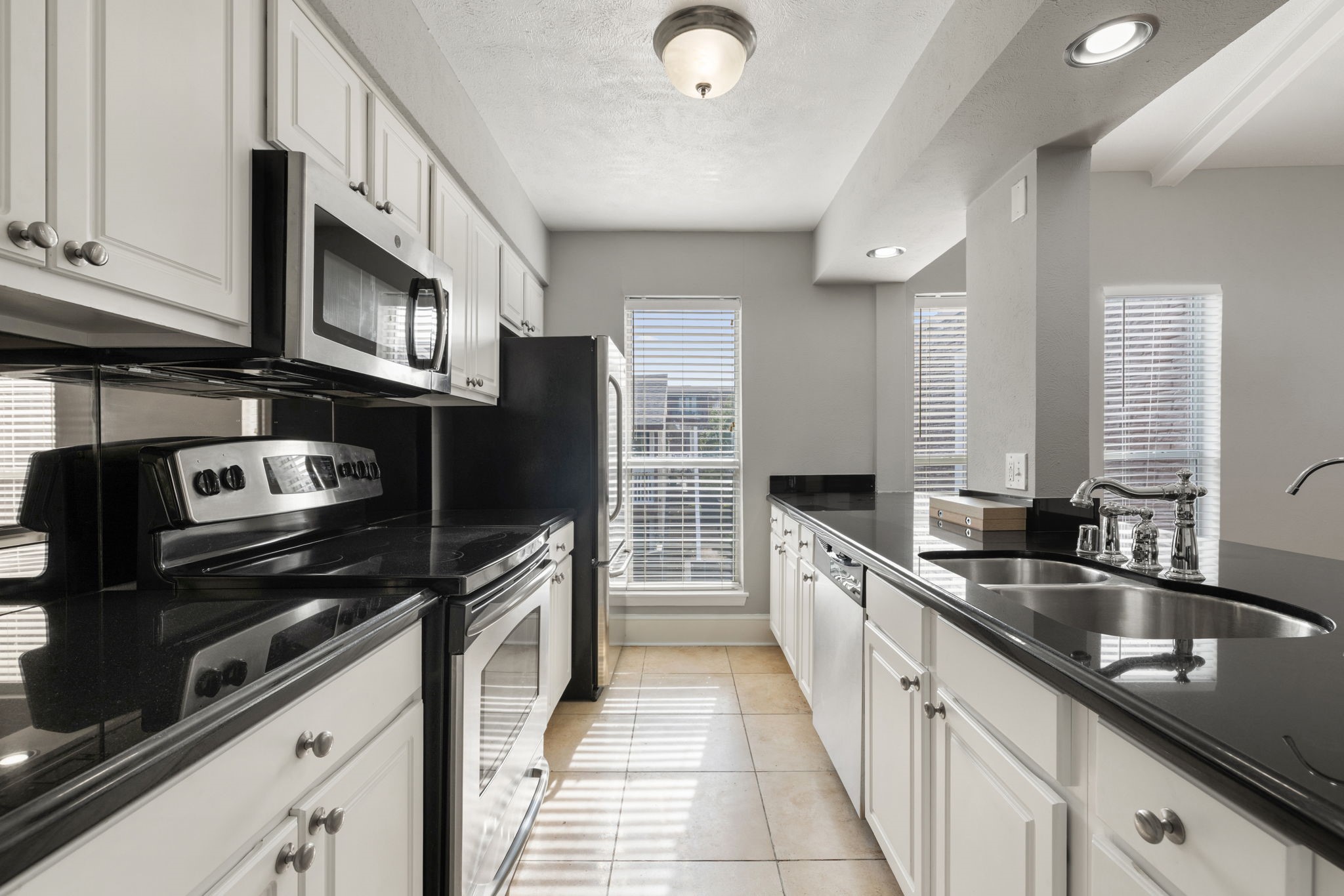 5928 Sandhurst Lane 227