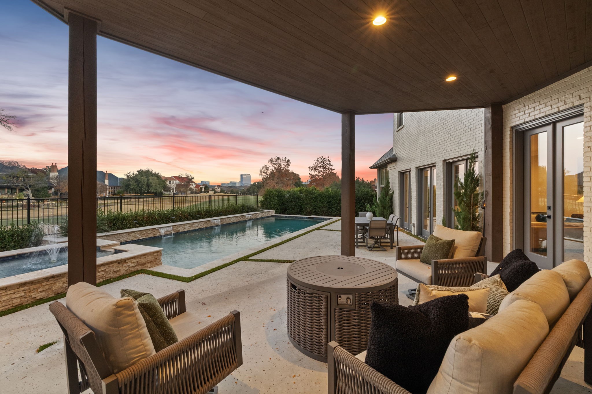 5 Harbour Town Court