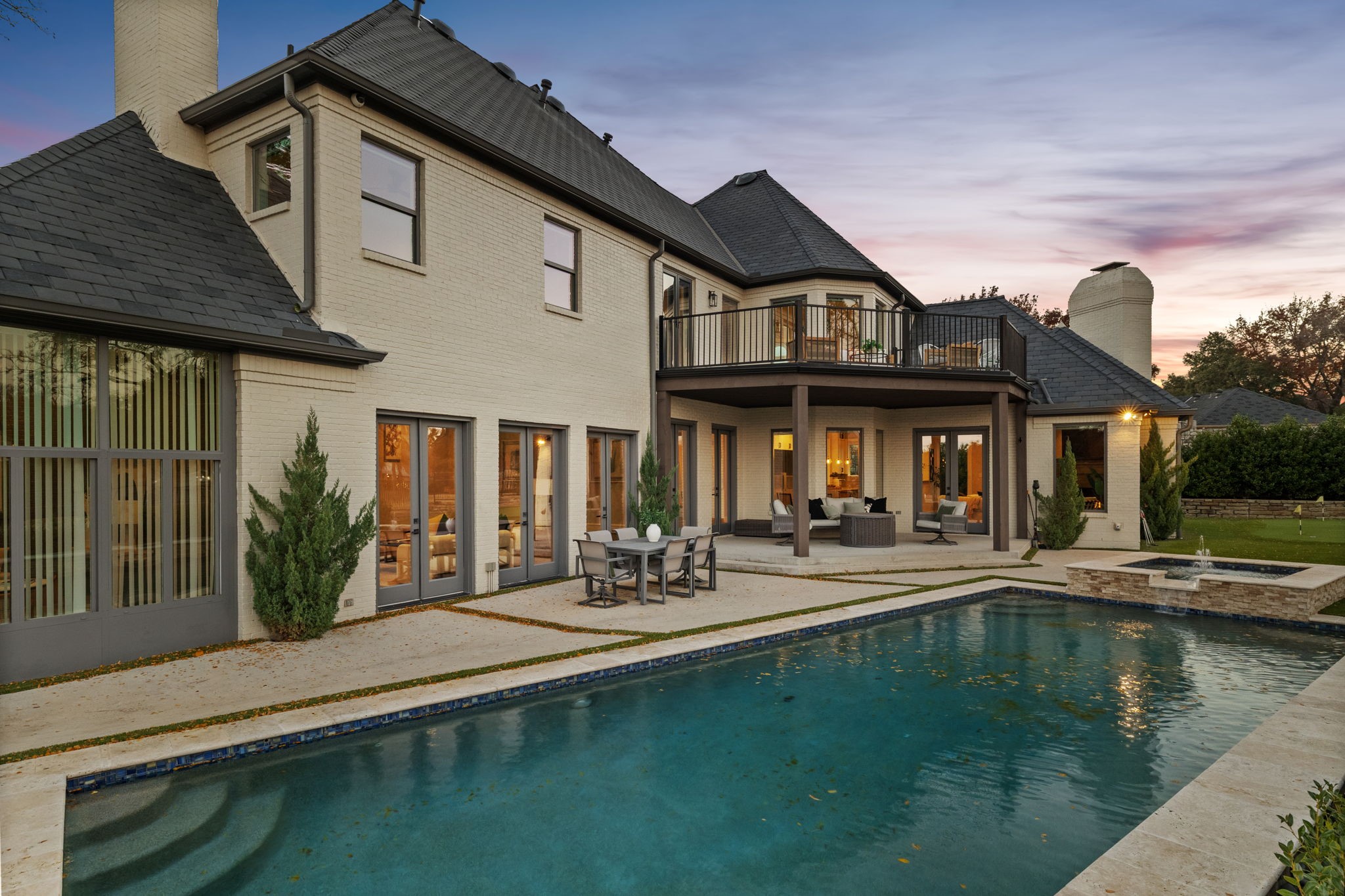 5 Harbour Town Court