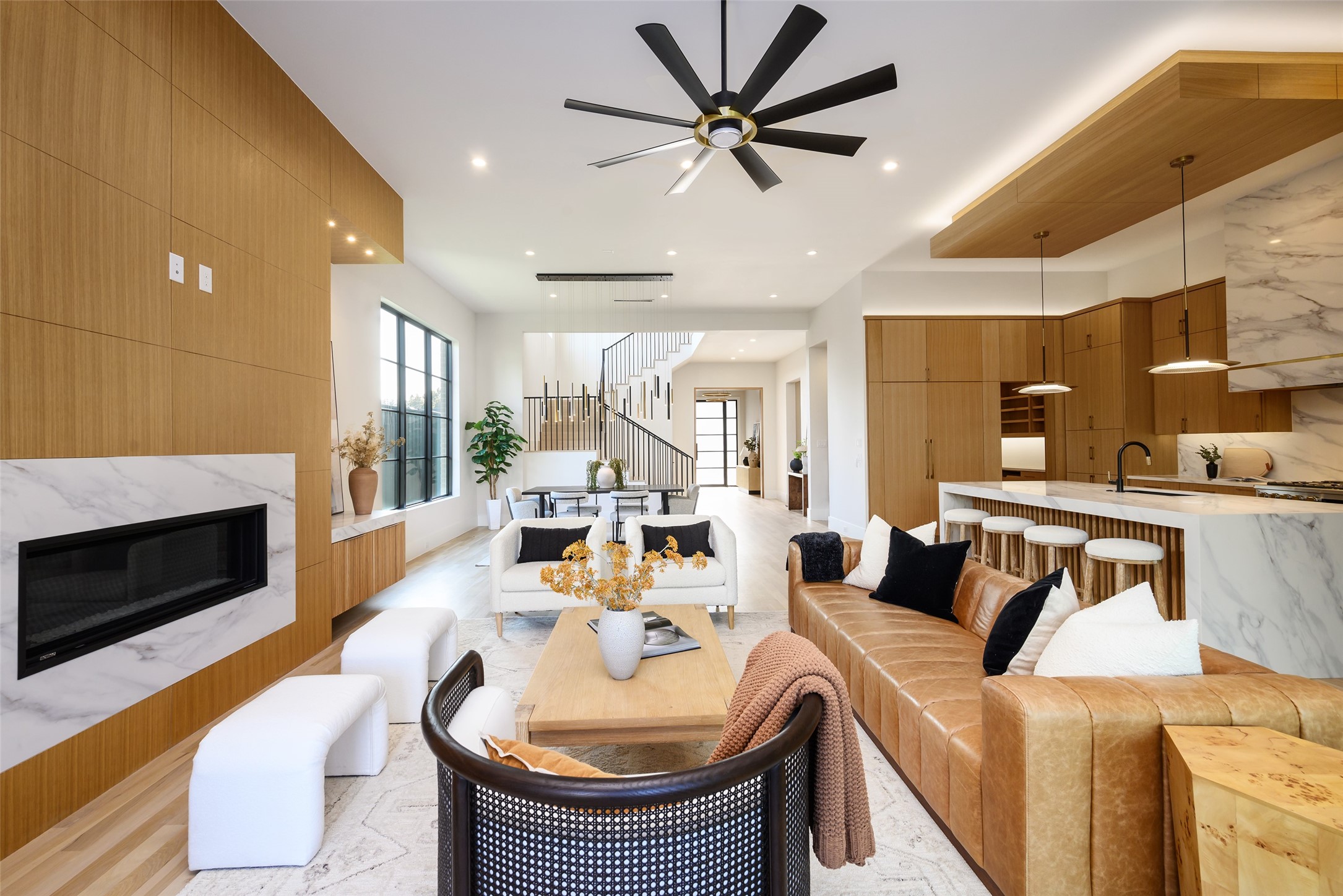 4015 Rochelle Drive