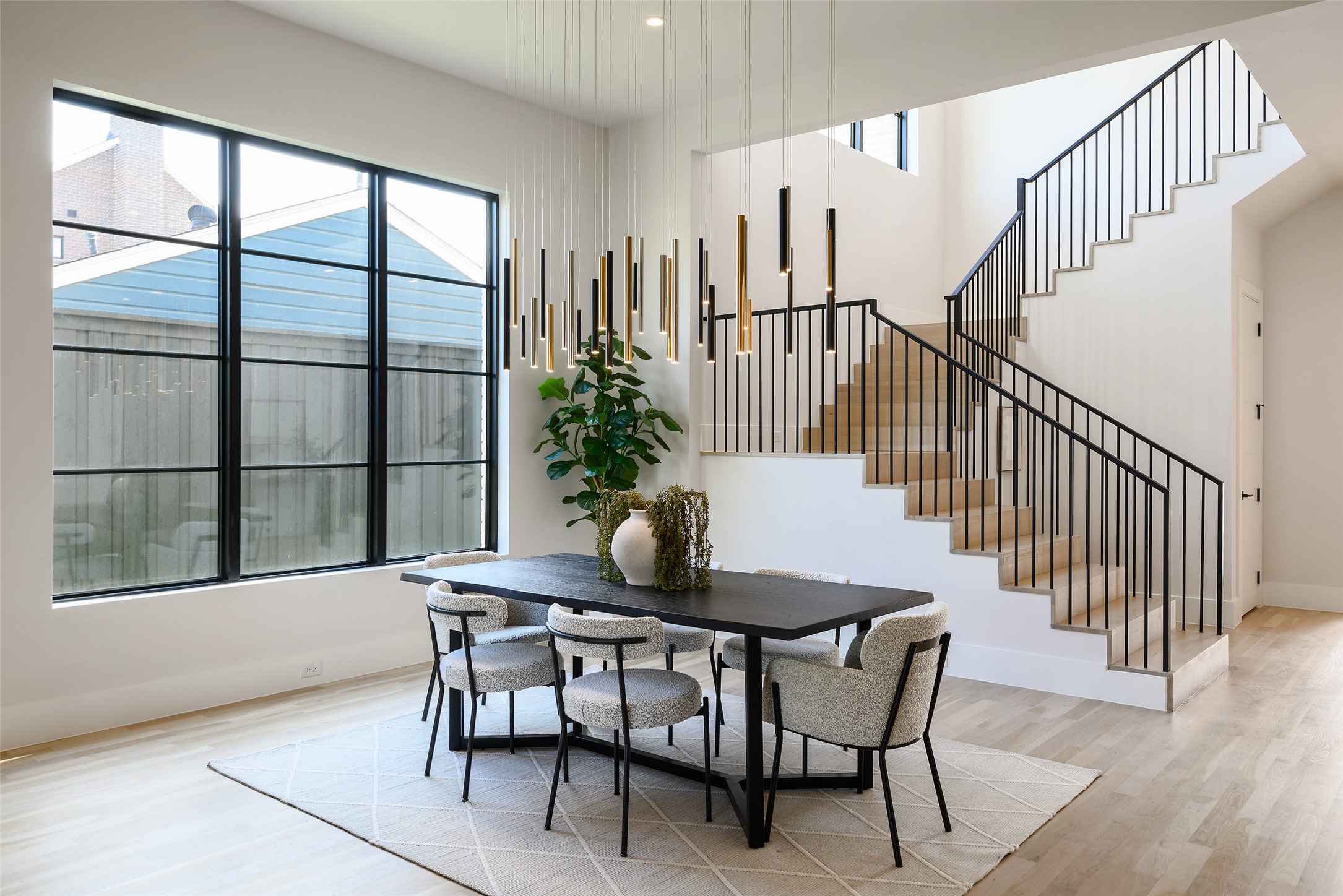 4015 Rochelle Drive