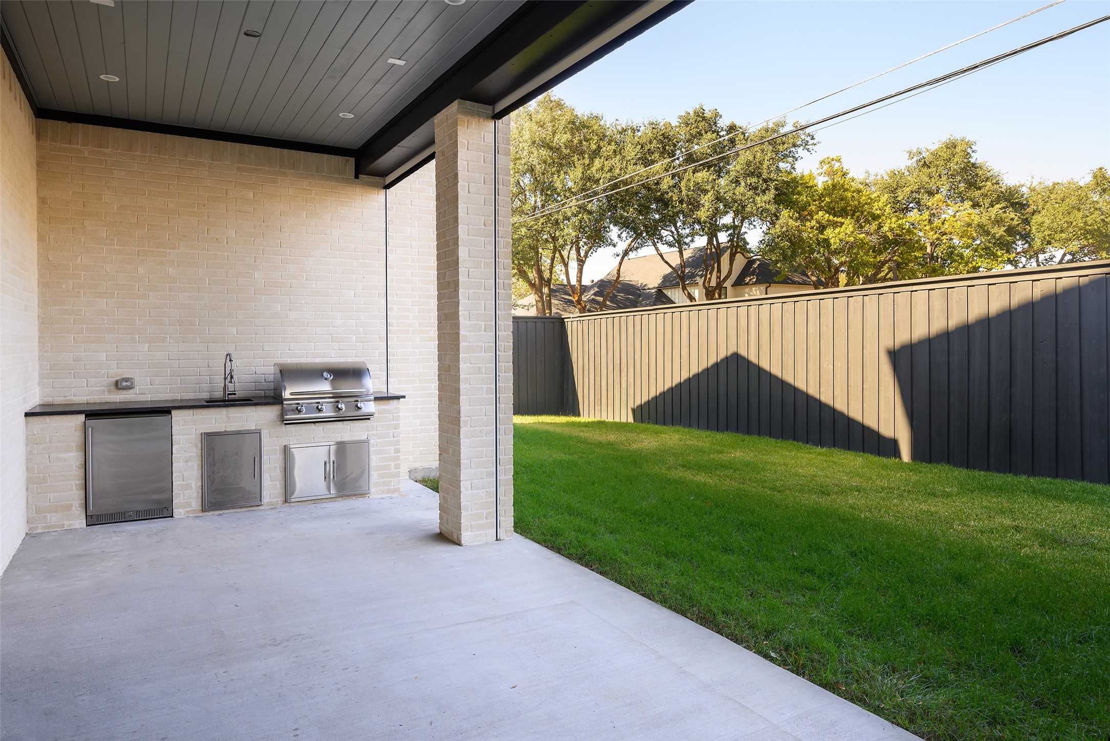 4015 Rochelle Drive