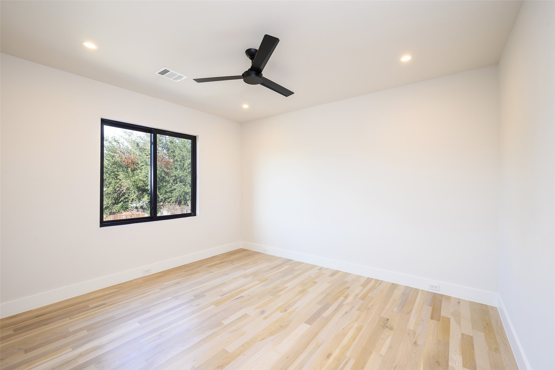 4015 Rochelle Drive