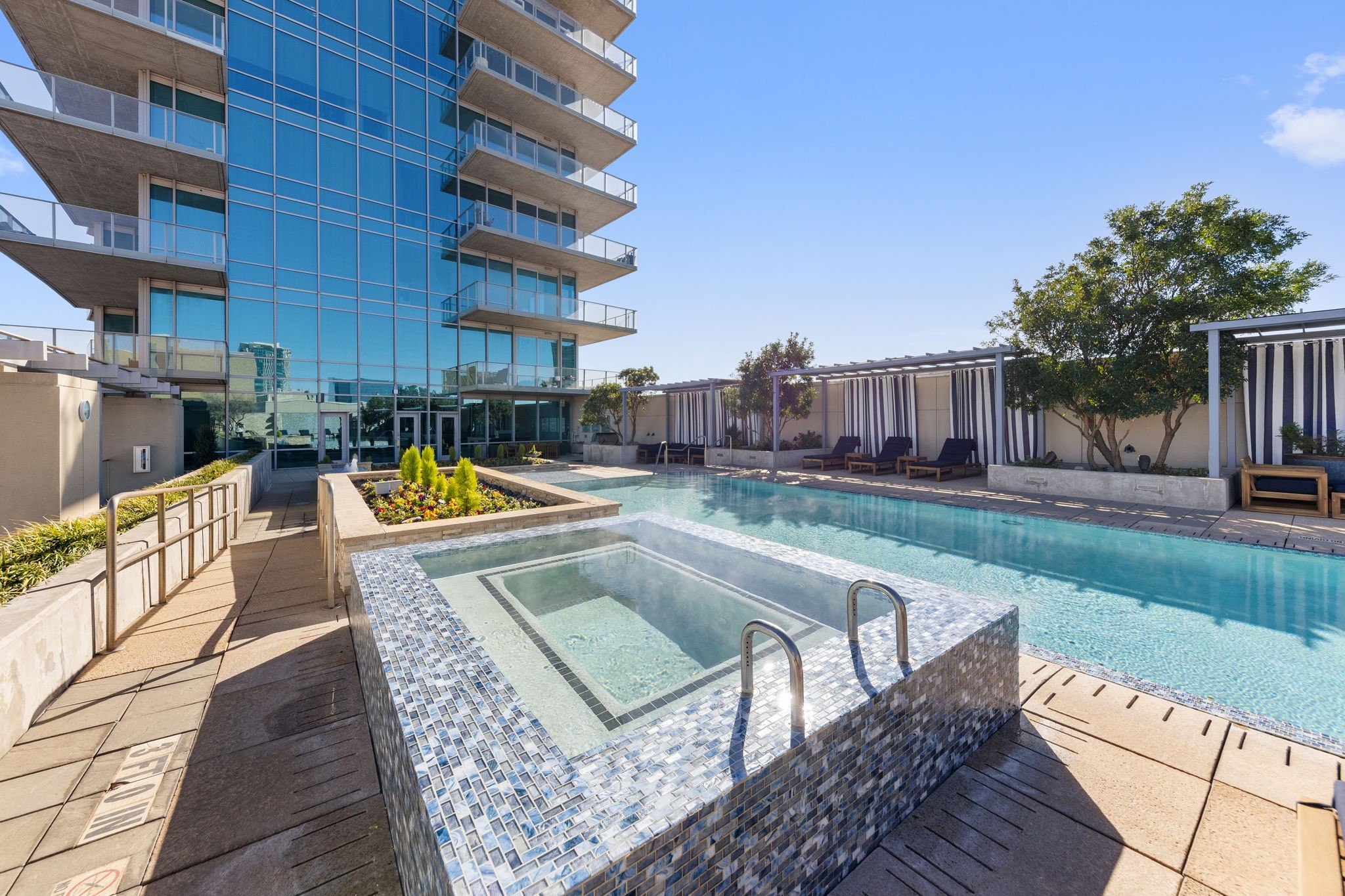 1301 Throckmorton Street 2601
