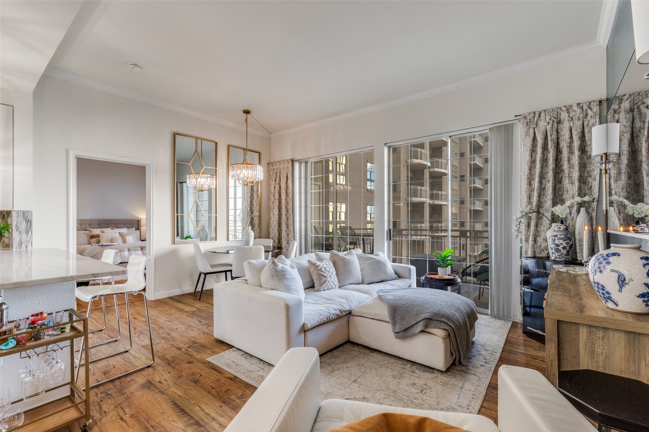3225 Turtle Creek 719