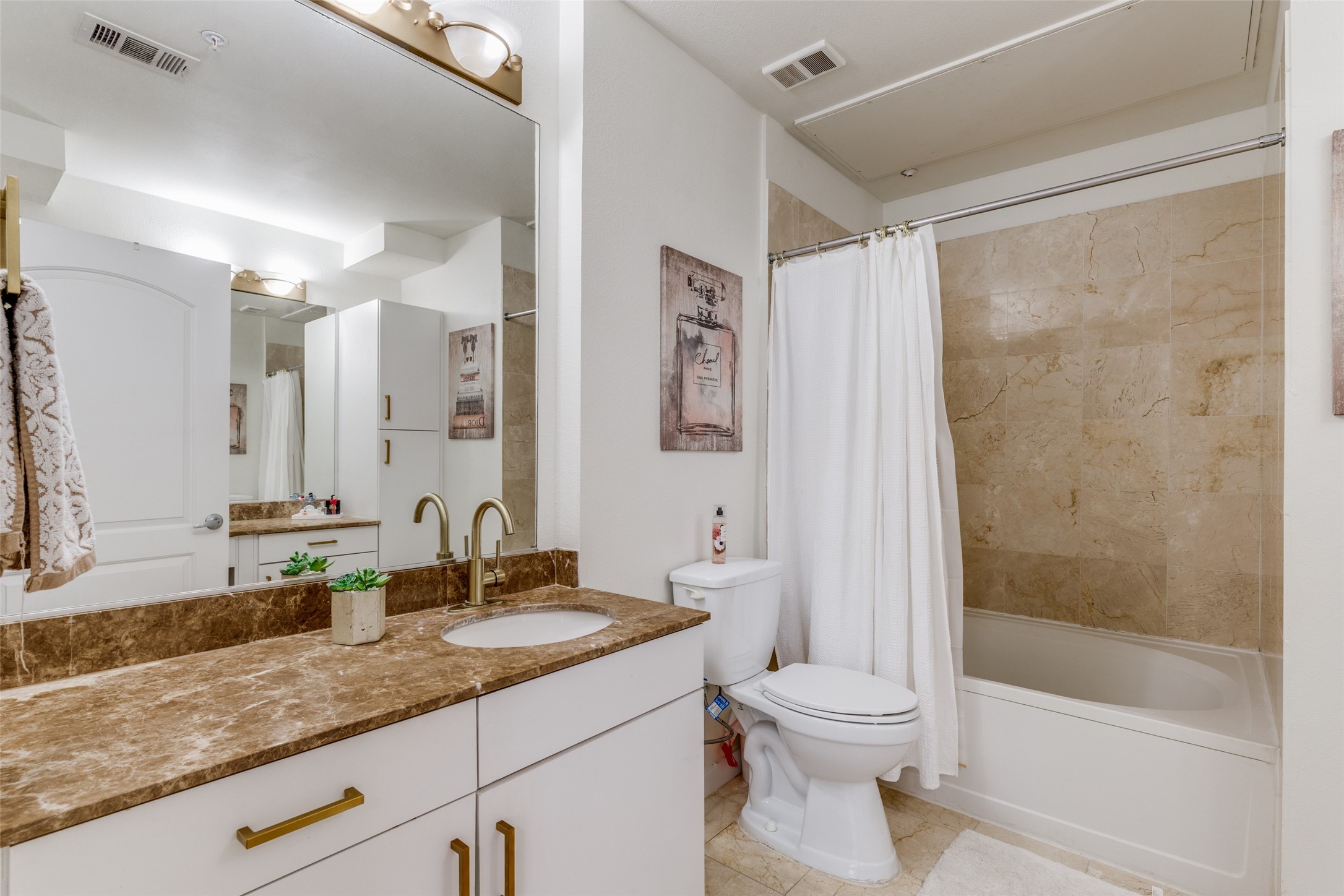 3225 Turtle Creek 719