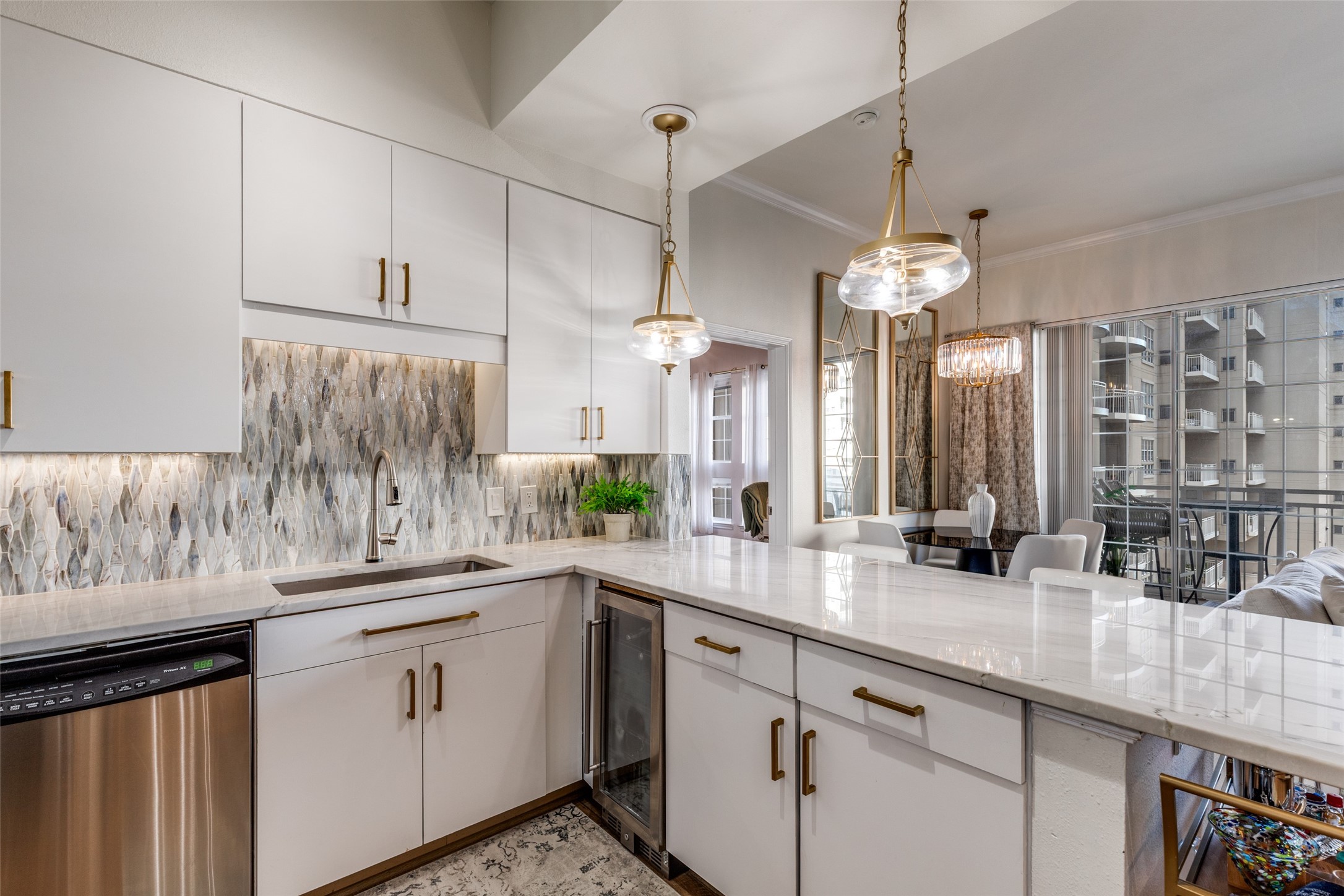 3225 Turtle Creek 719