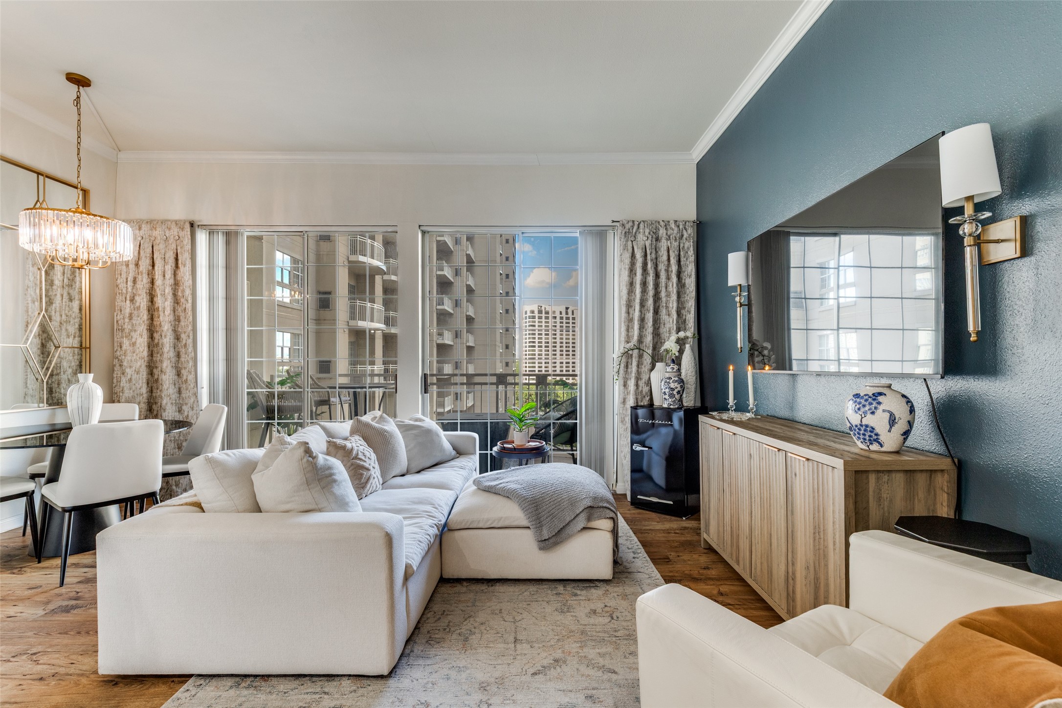 3225 Turtle Creek 719