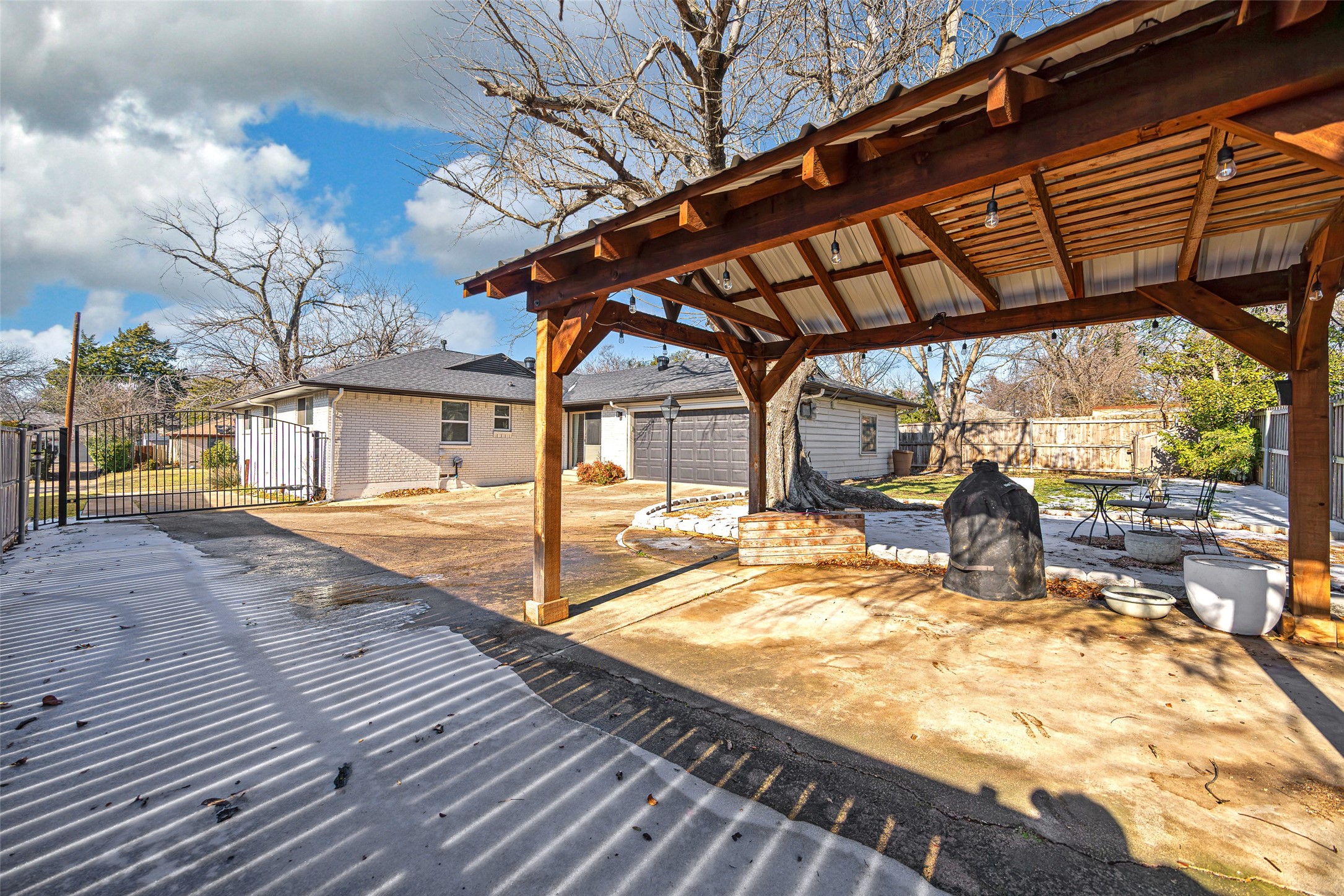 8026 Fall River Drive