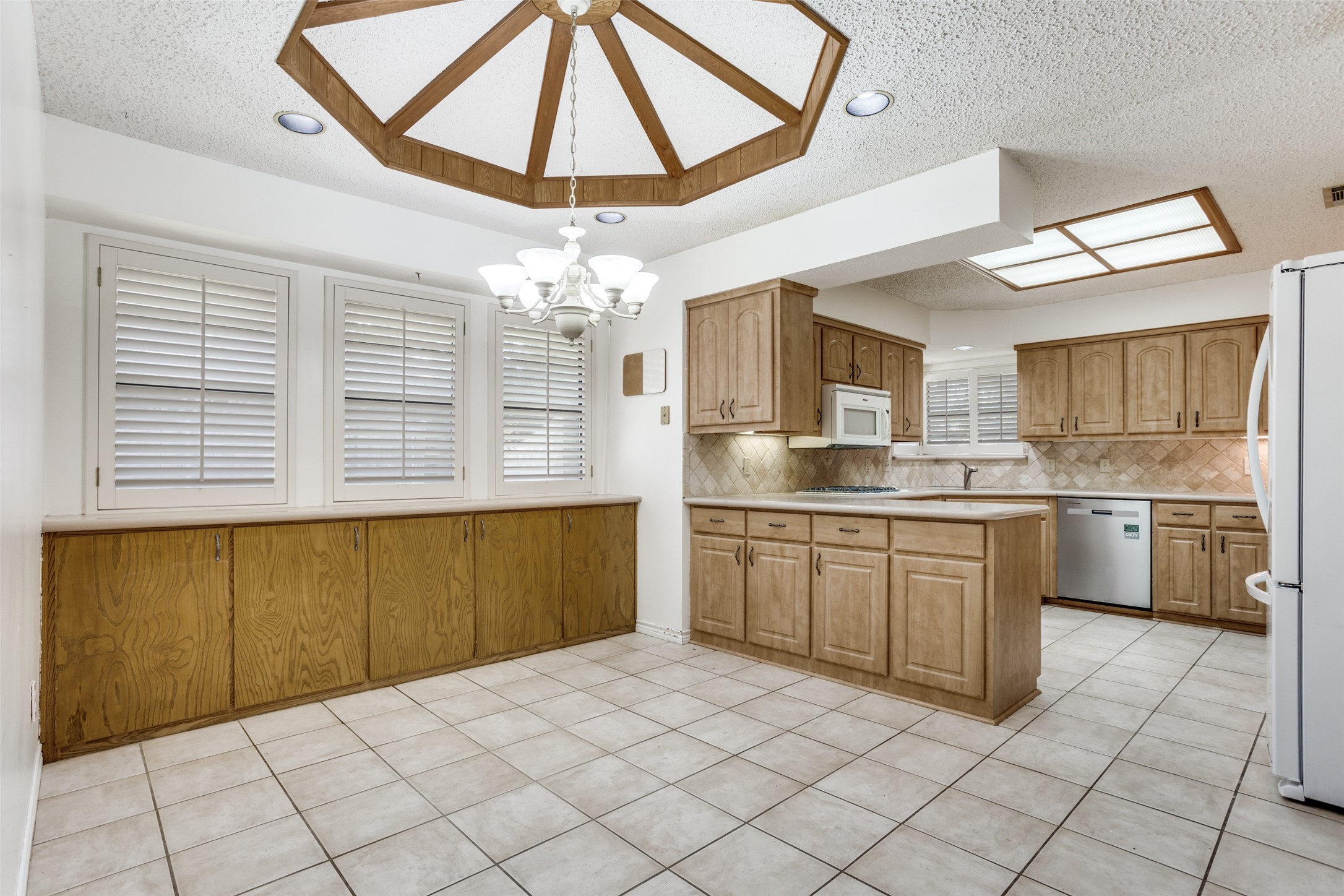 3957 Camino Drive