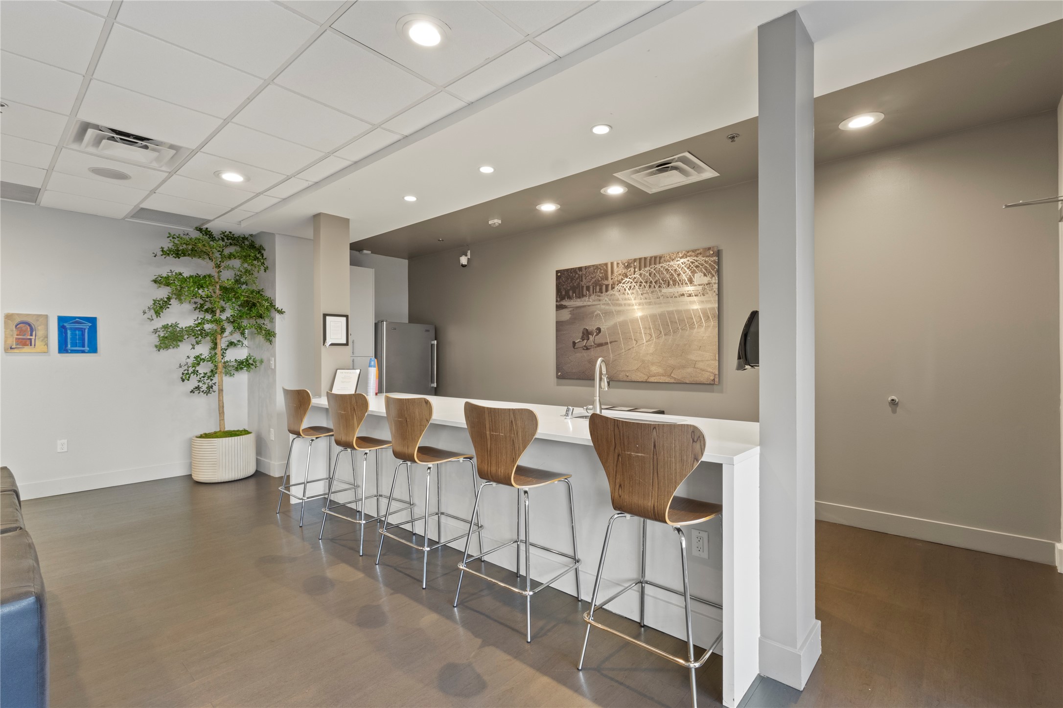1200 Main Street 2202