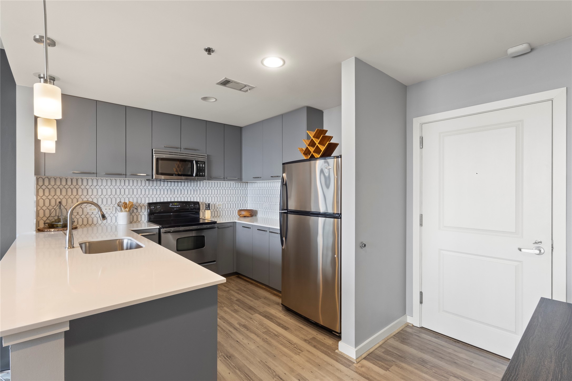 1200 Main Street 2202