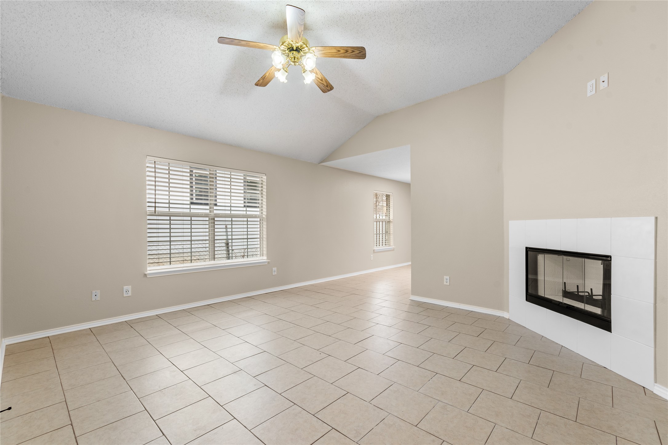 1035 N Ravinia Drive