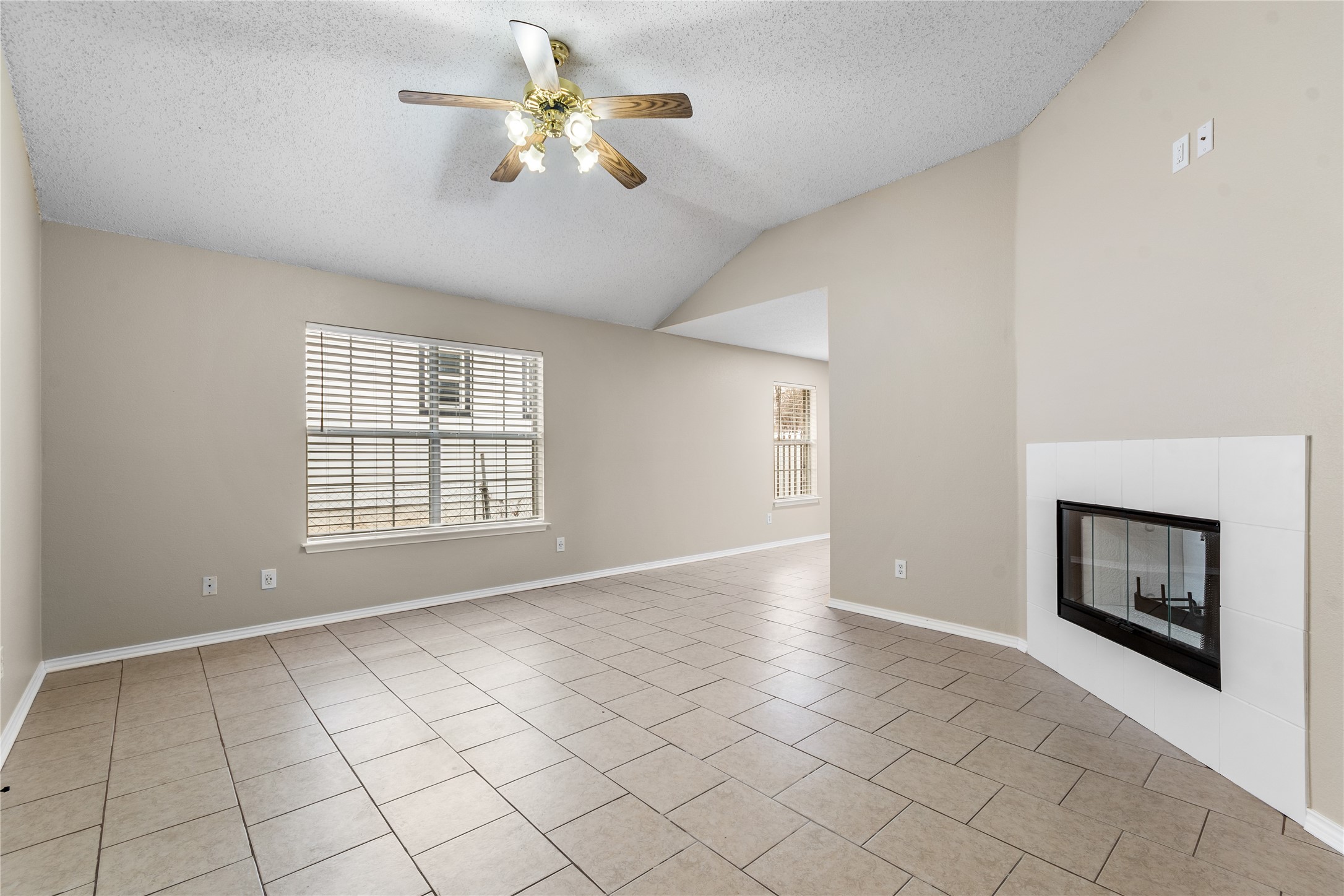 1035 N Ravinia Drive