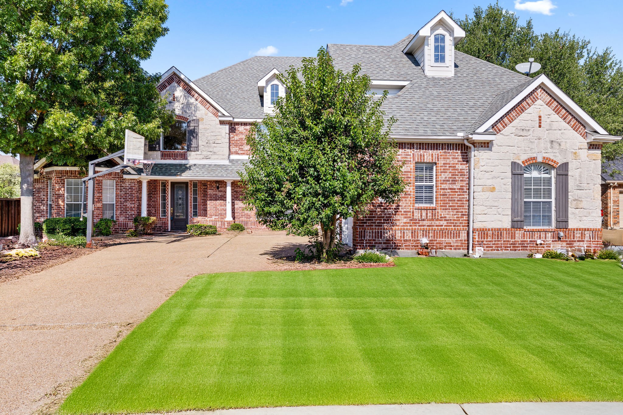 2021 COUNTRY BROOK Lane