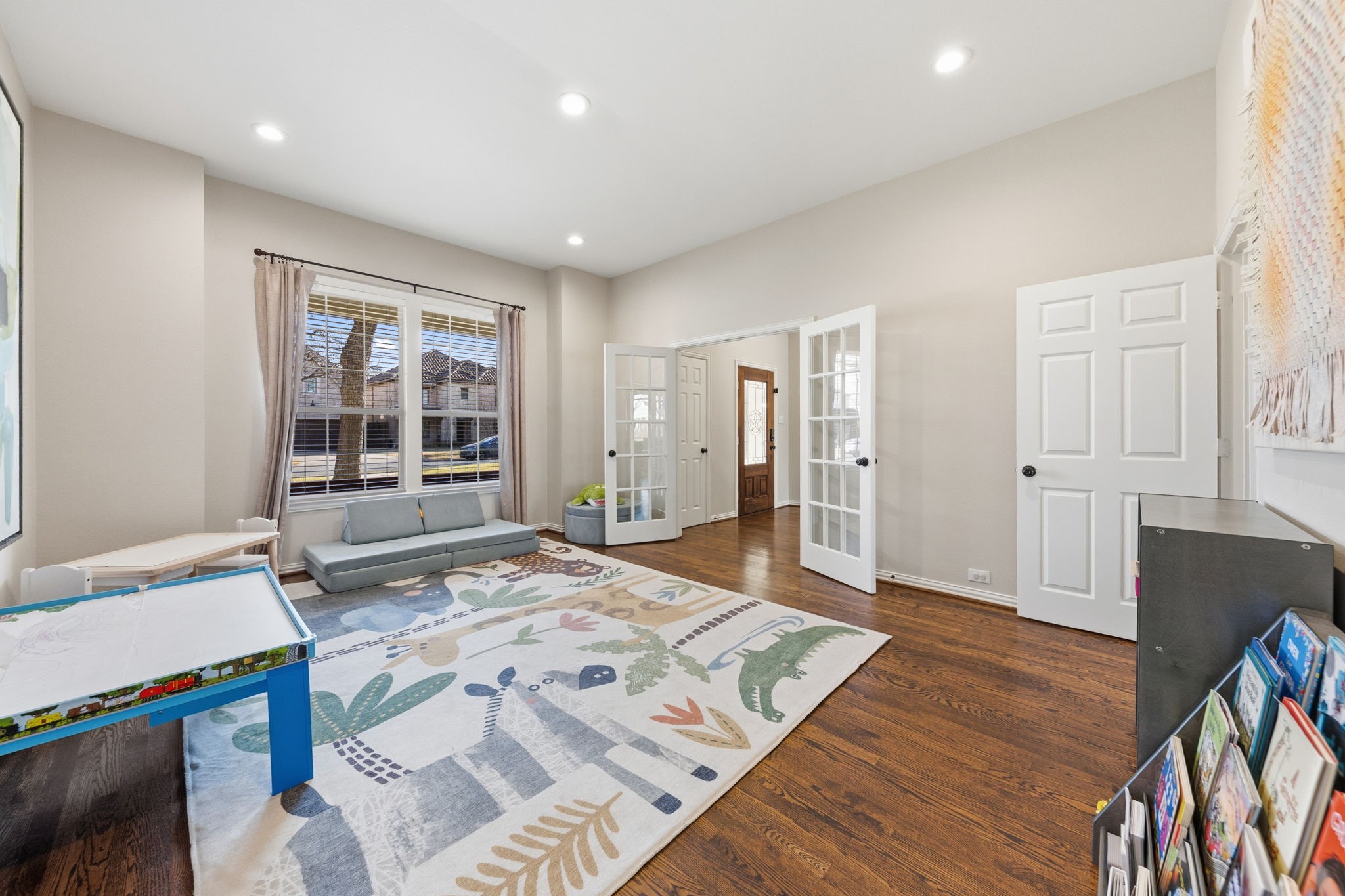 6239 Vanderbilt Avenue