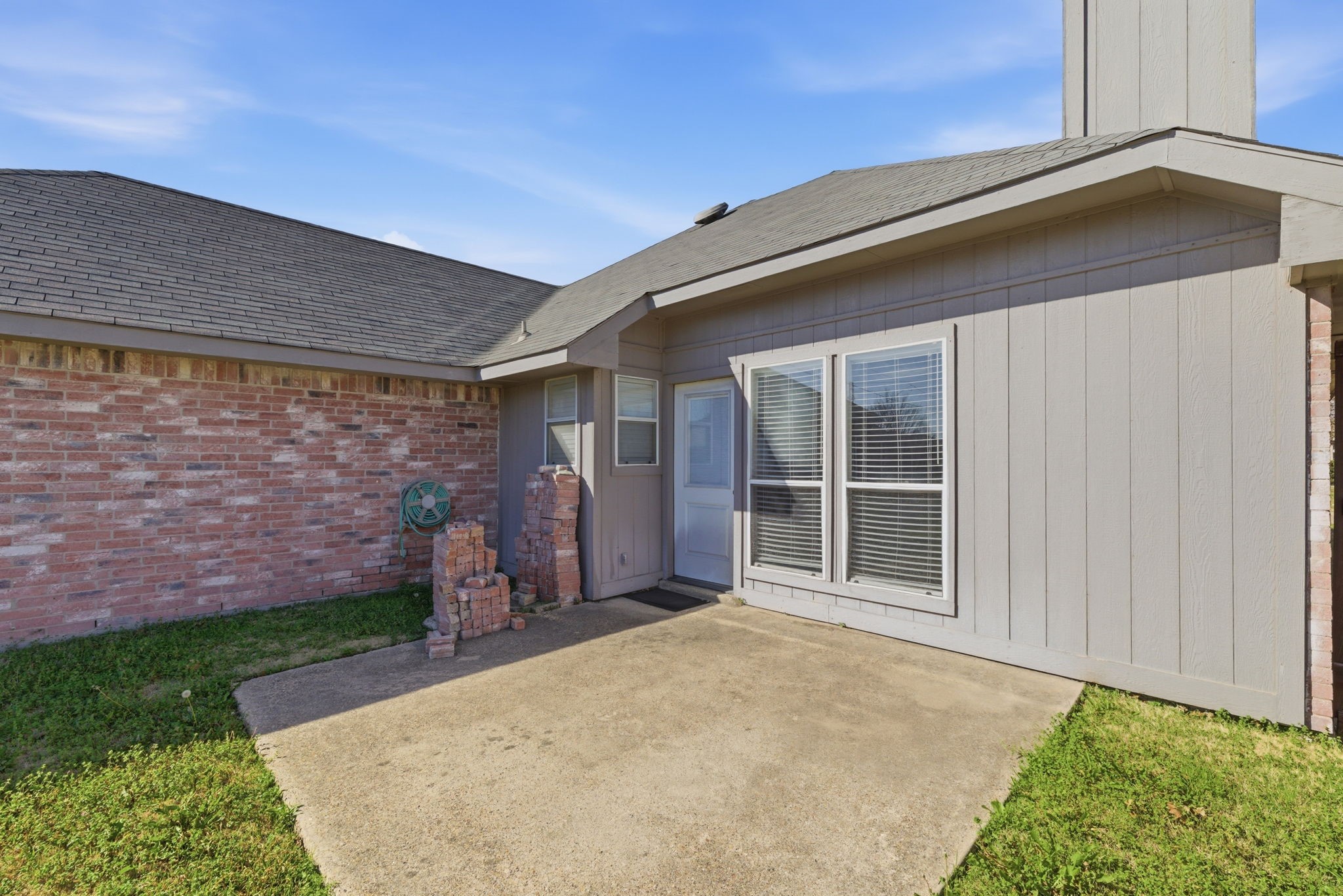 1302 Old Knoll Drive