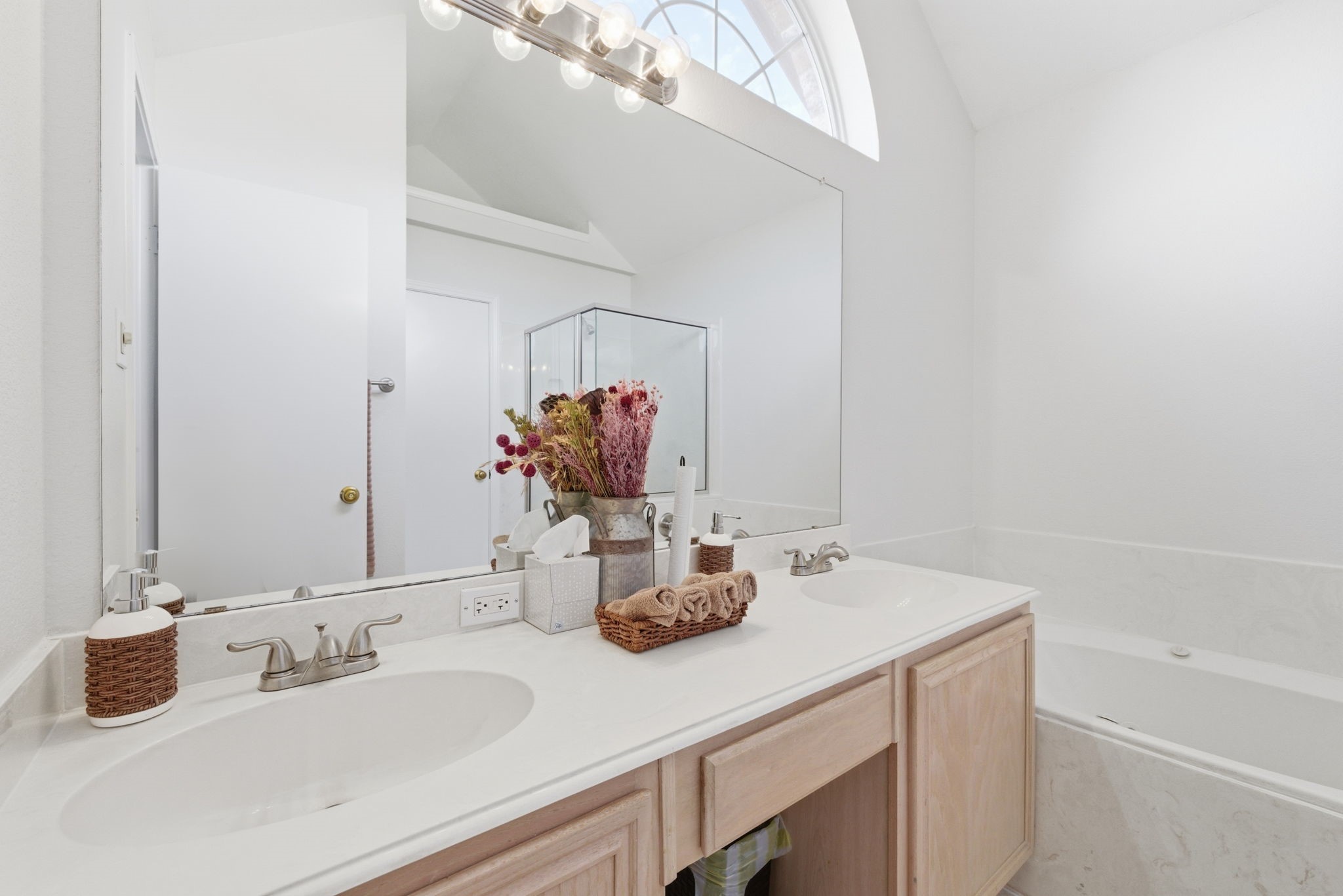 1302 Old Knoll Drive