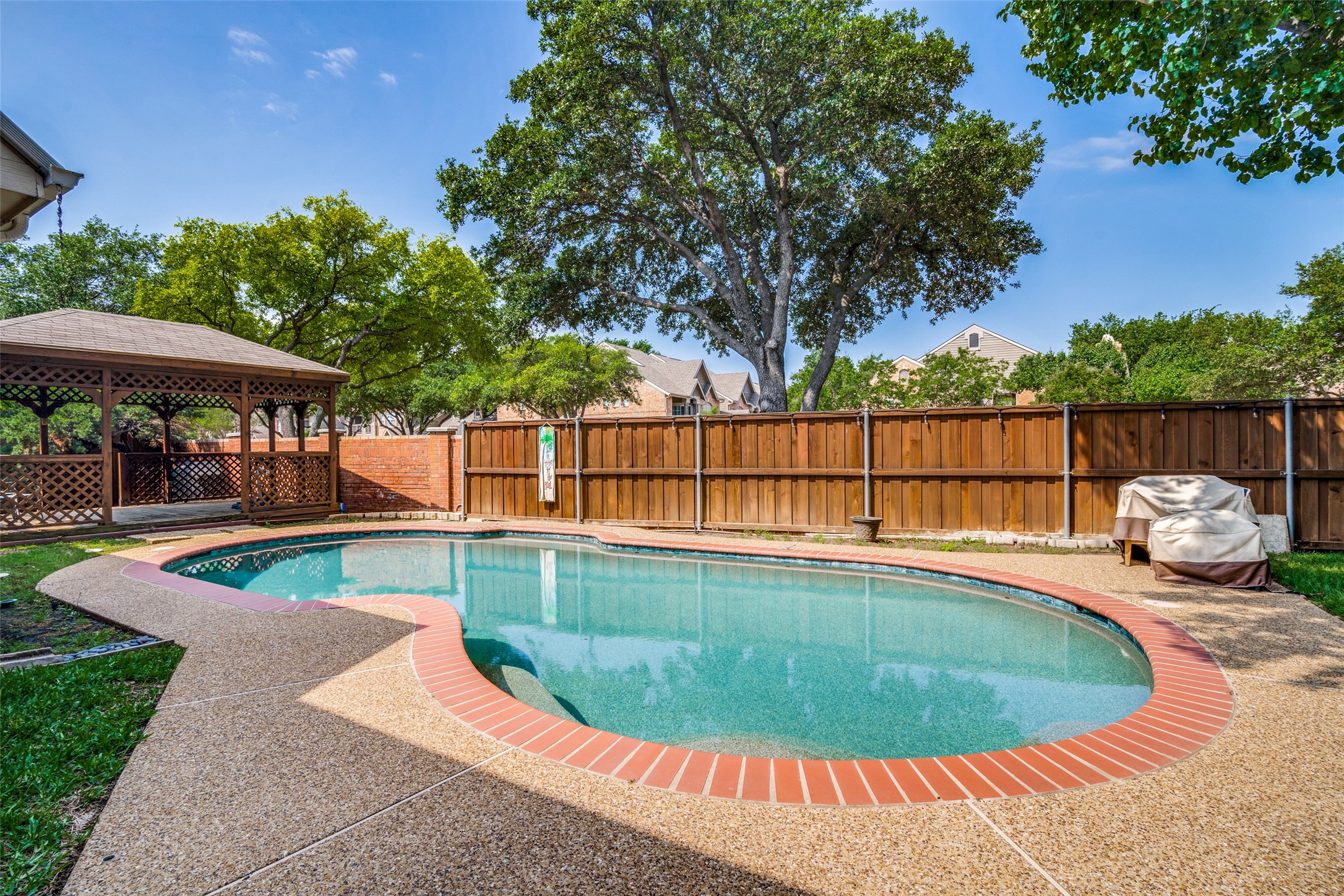 3764 Lakeway Court