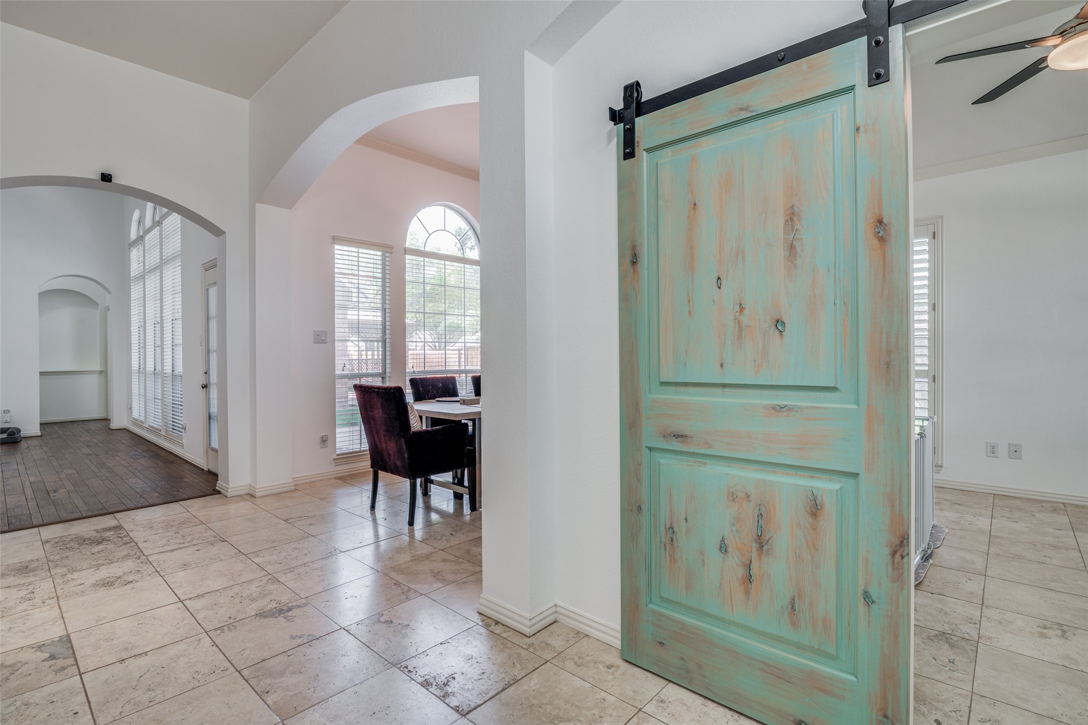 3764 Lakeway Court