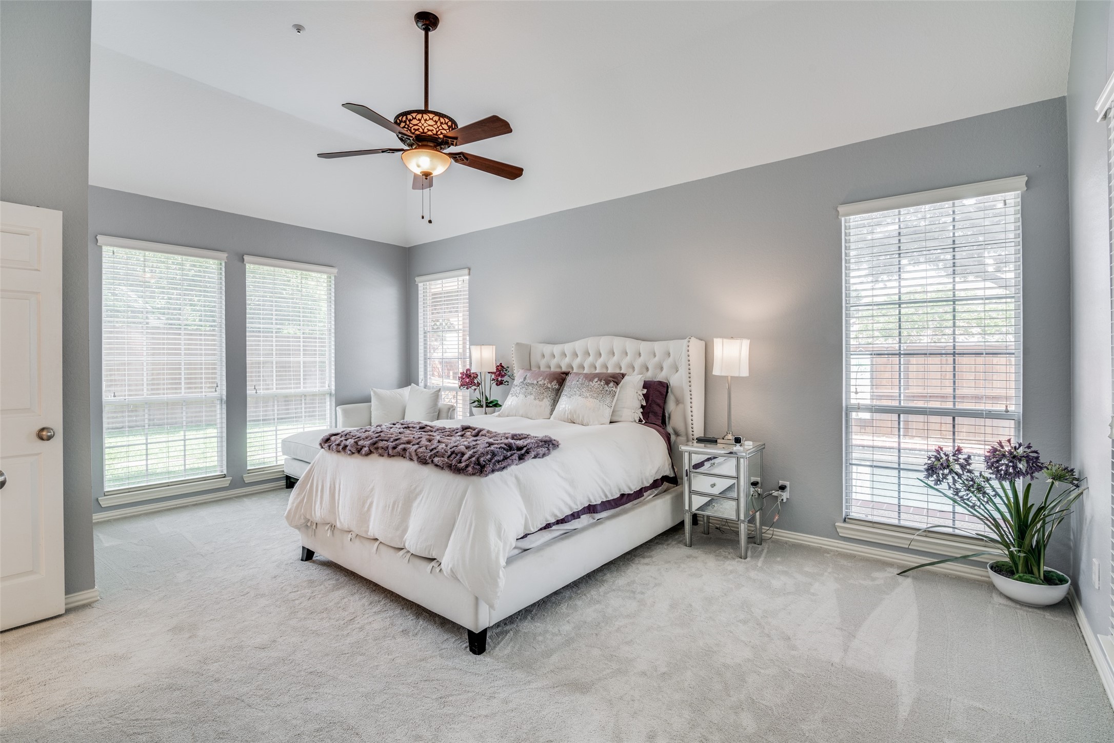3764 Lakeway Court