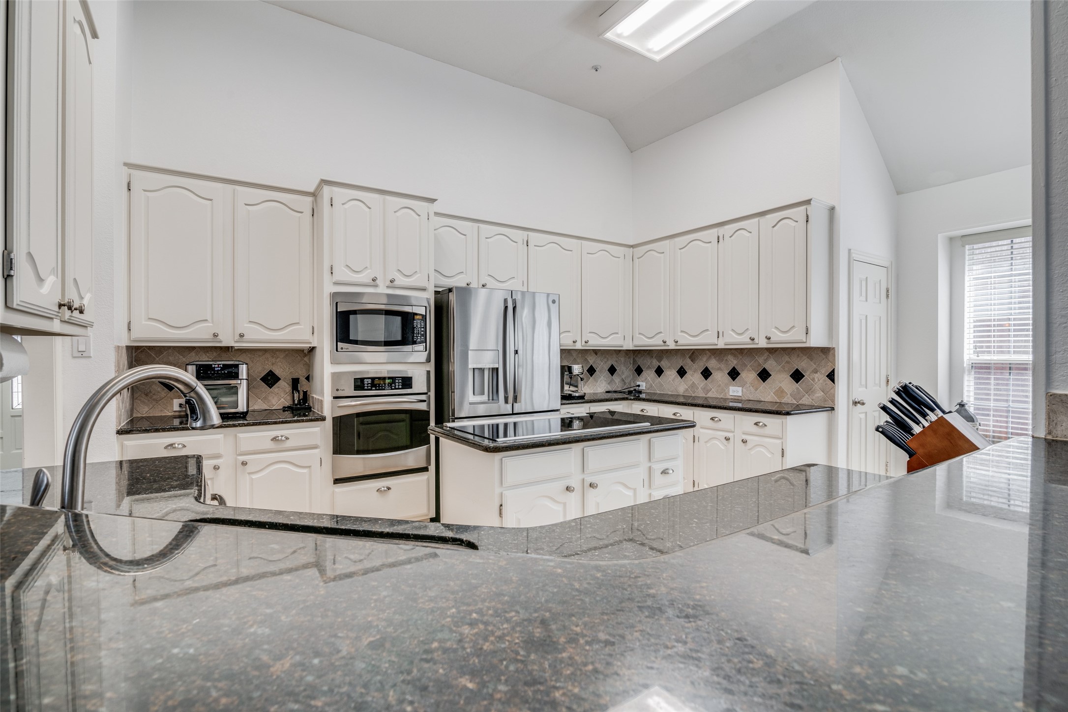 3764 Lakeway Court