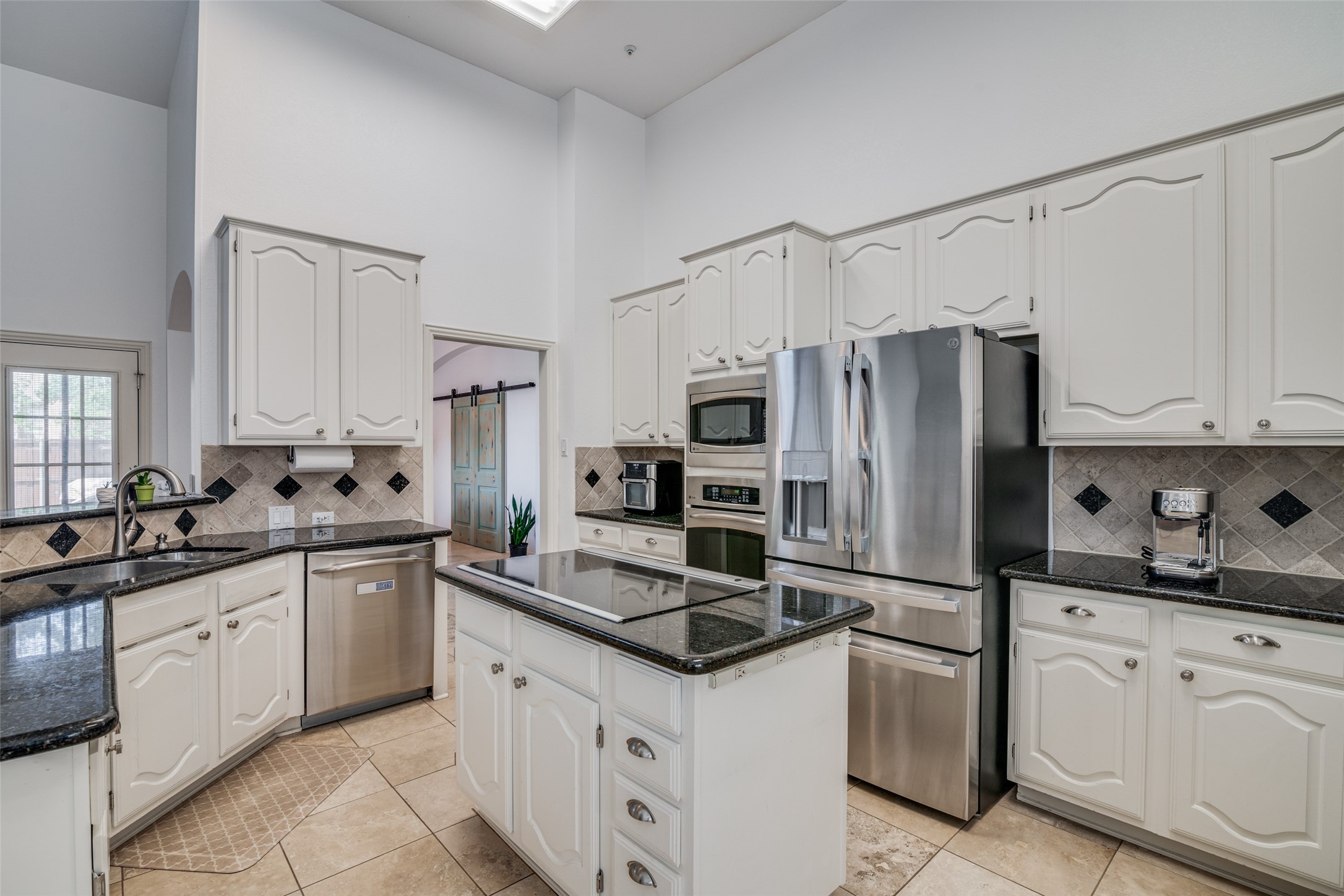 3764 Lakeway Court