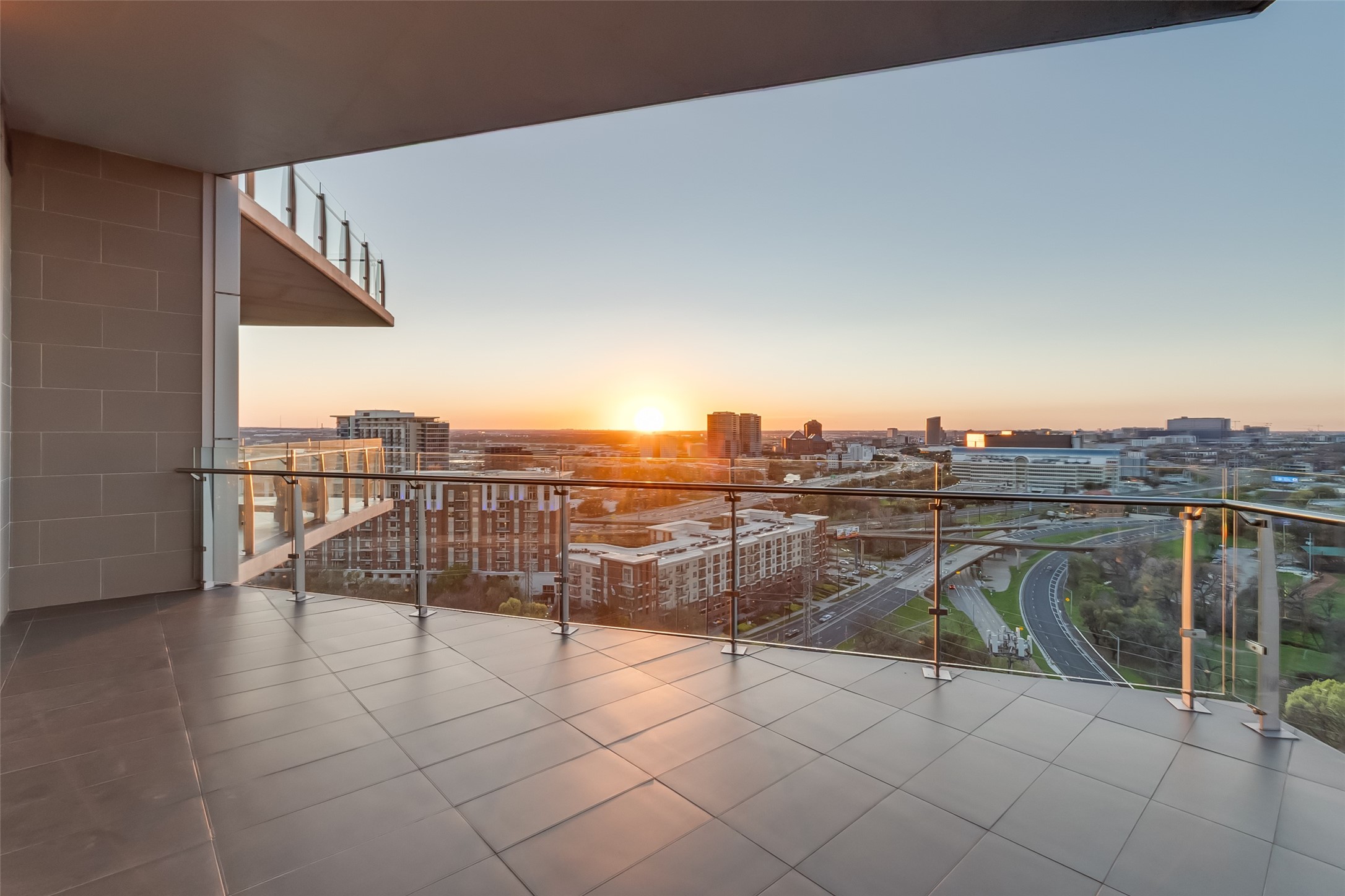 3130 N Harwood Street 1604