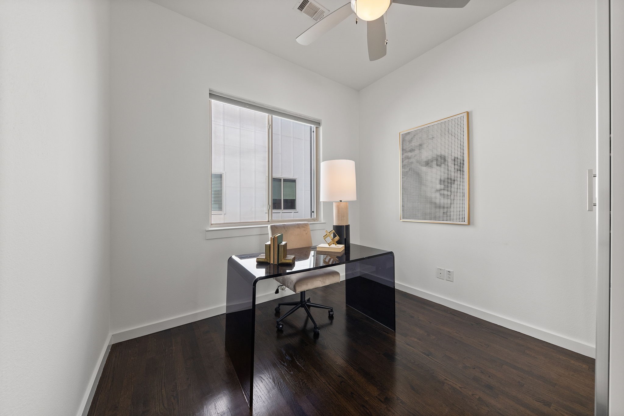 1915 Summit Avenue 2